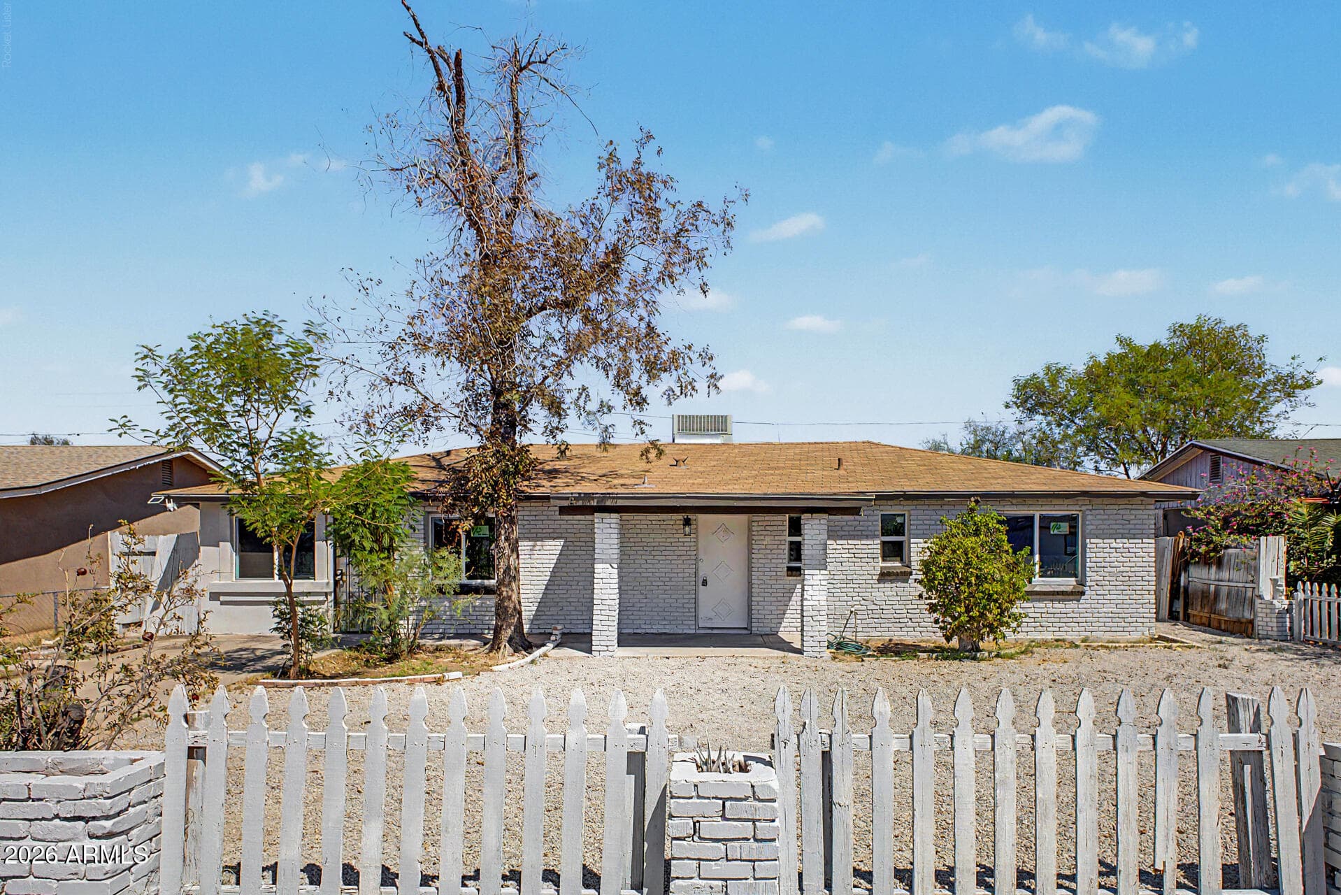3406 W Glenrosa Avenue — photo 2