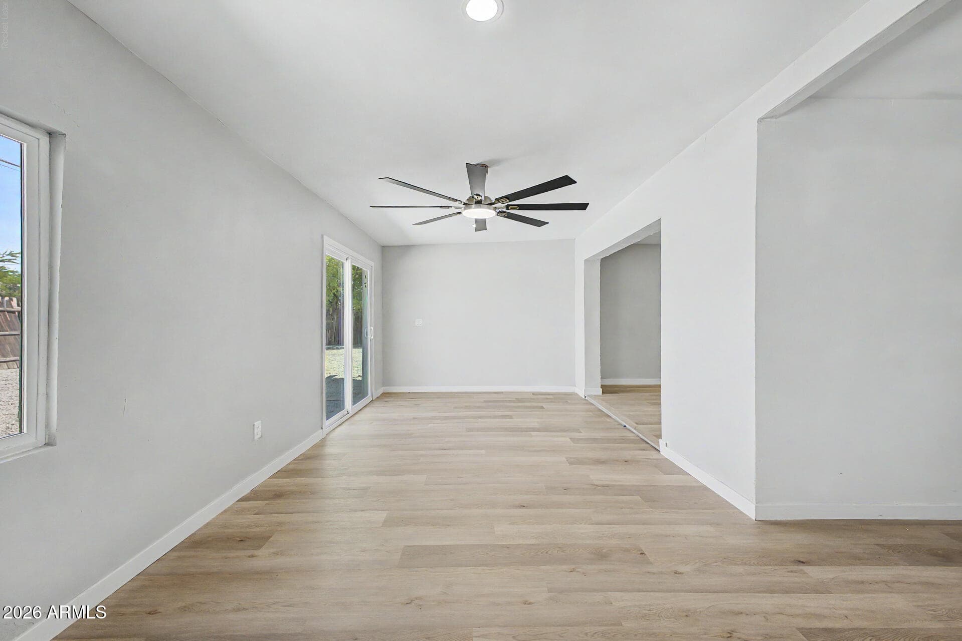 3406 W Glenrosa Avenue — photo 8