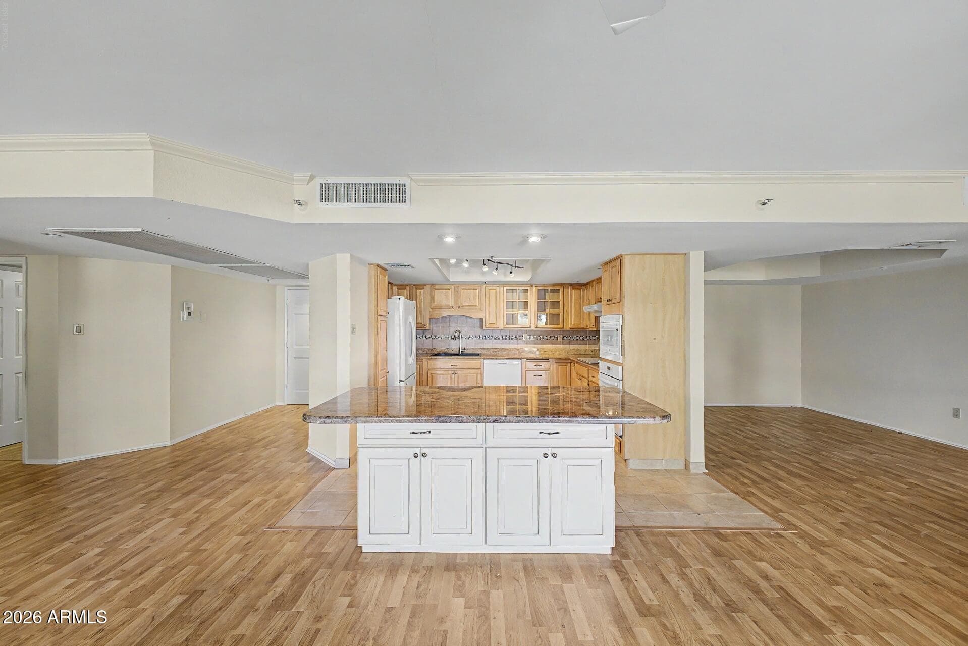 7860 E Camelback Road 304 — photo 3