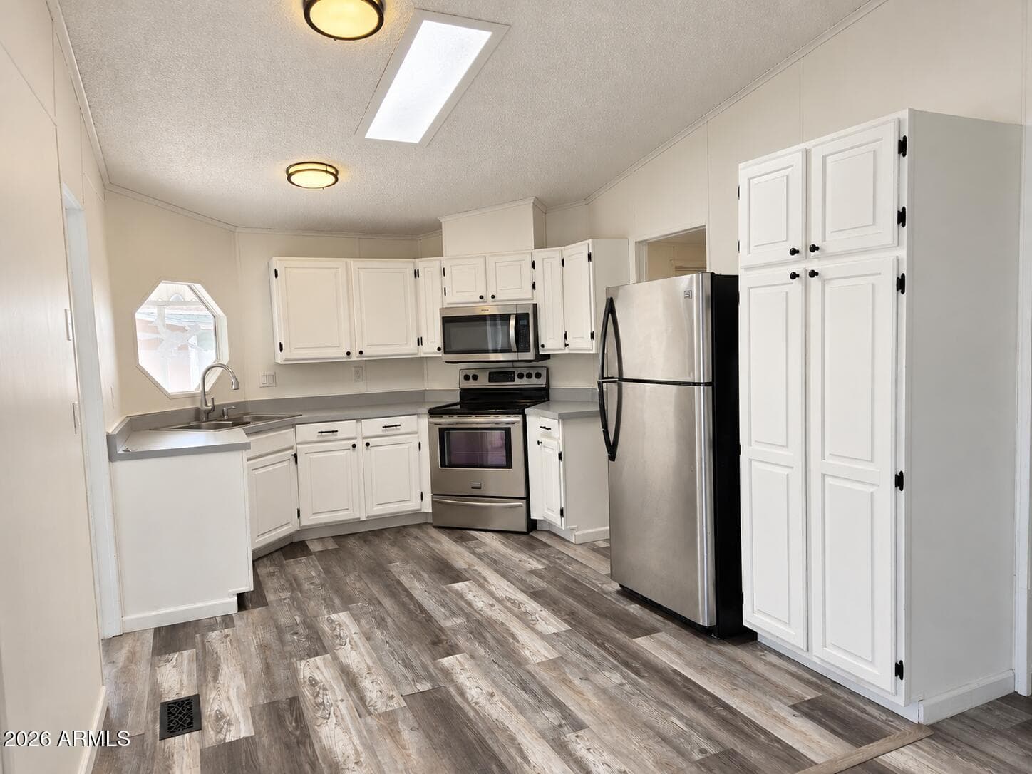 2292 N Ironwood Drive 06 — photo 3