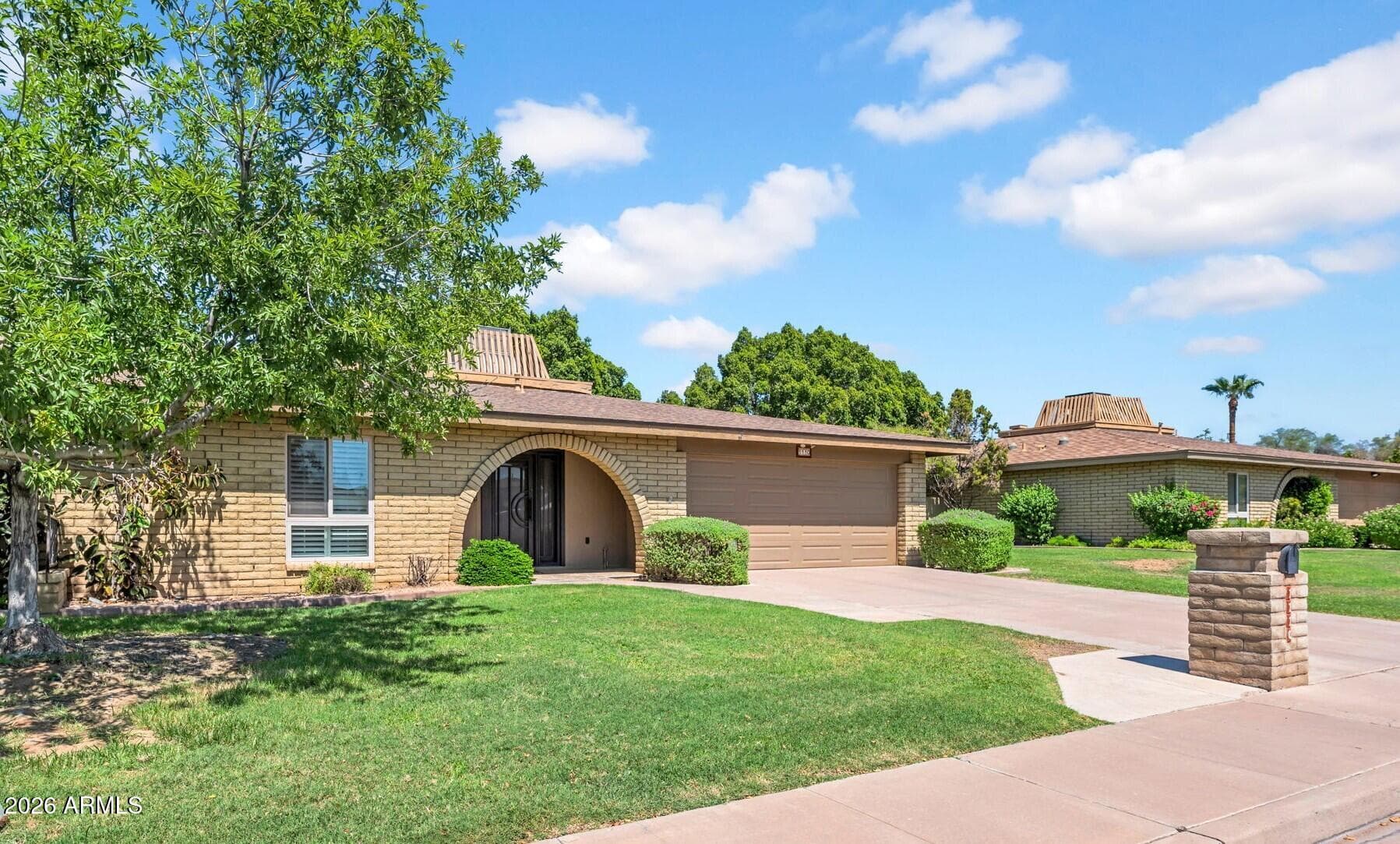 1110 E Orangewood Avenue — photo 3