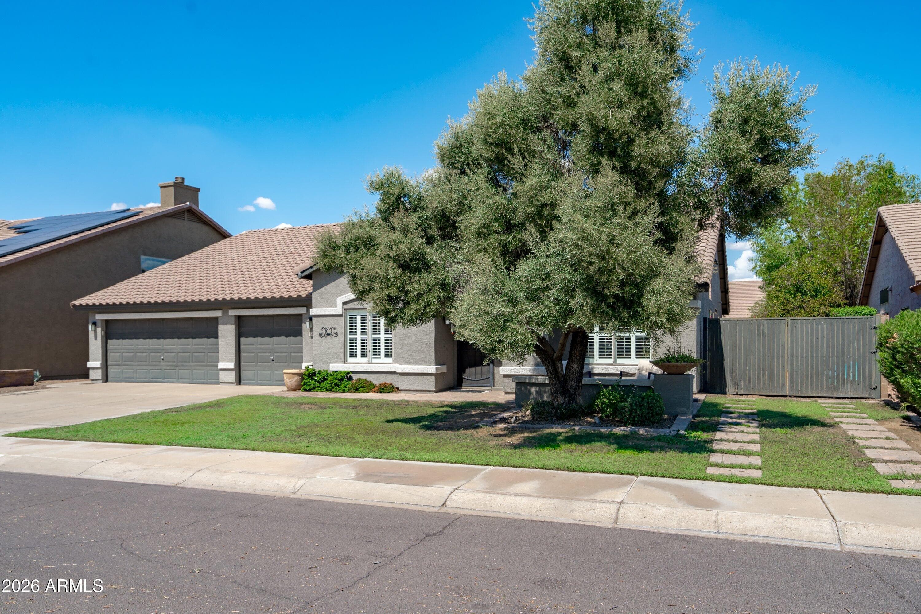 8534 W Melinda Lane — photo 5
