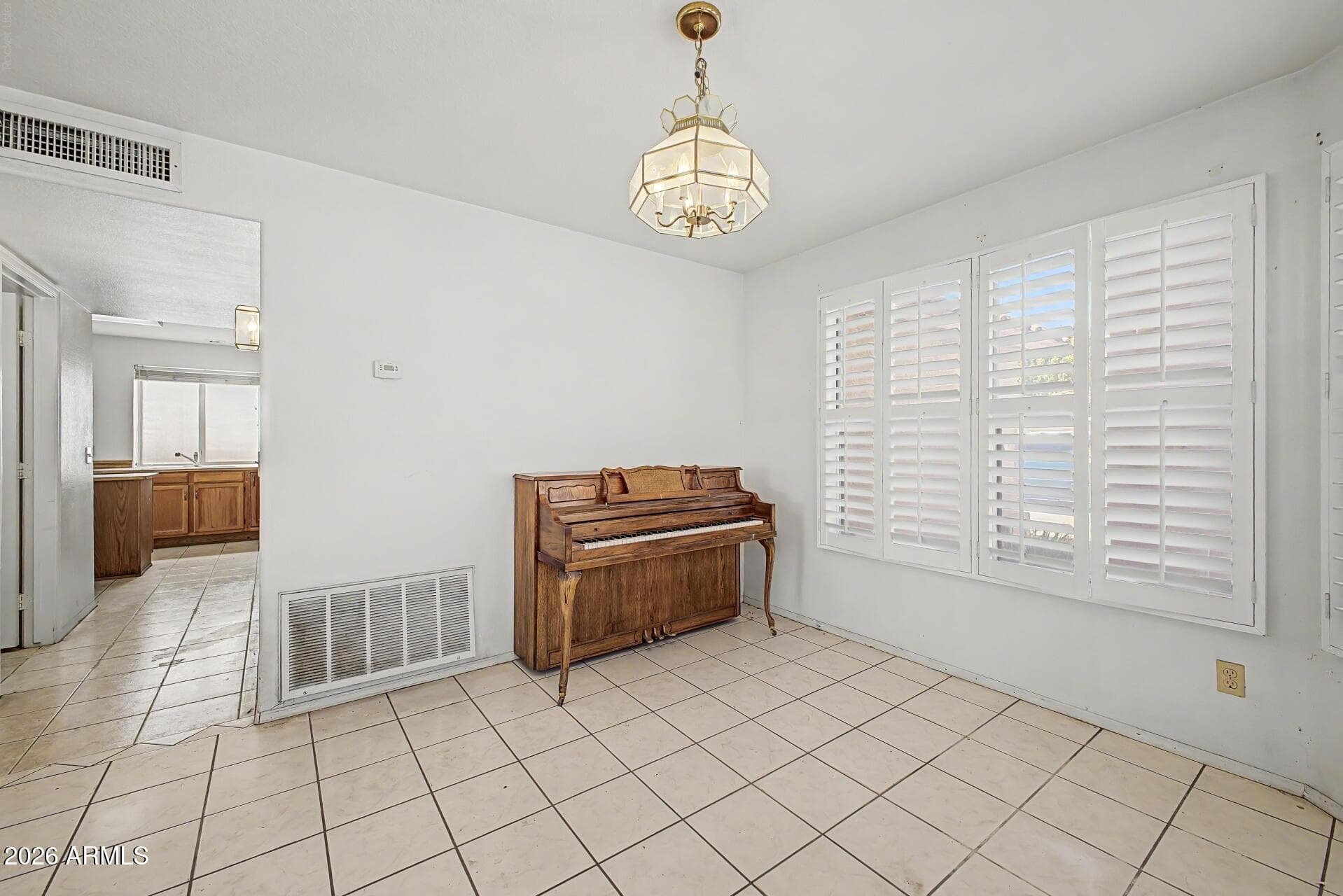 7581 W Kerry Lane — photo 8