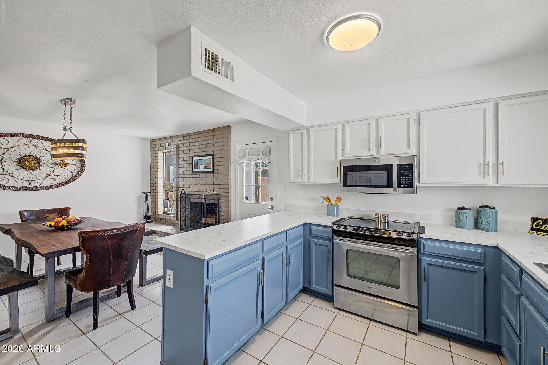 2816 W Villa Maria Drive — photo 4