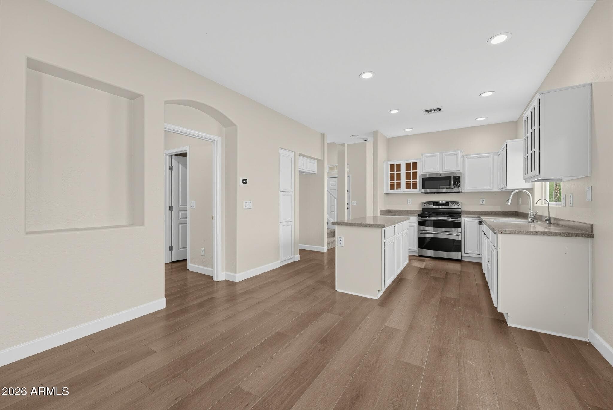 1841 E Del Rio Street — photo 5