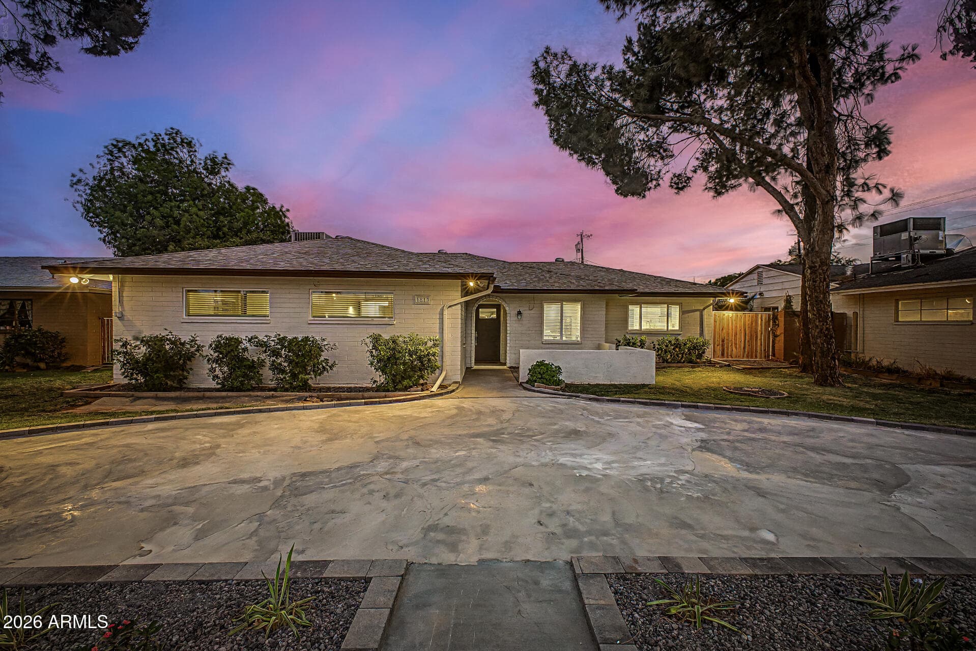 1813 W Earll Drive, Phoenix, Arizona