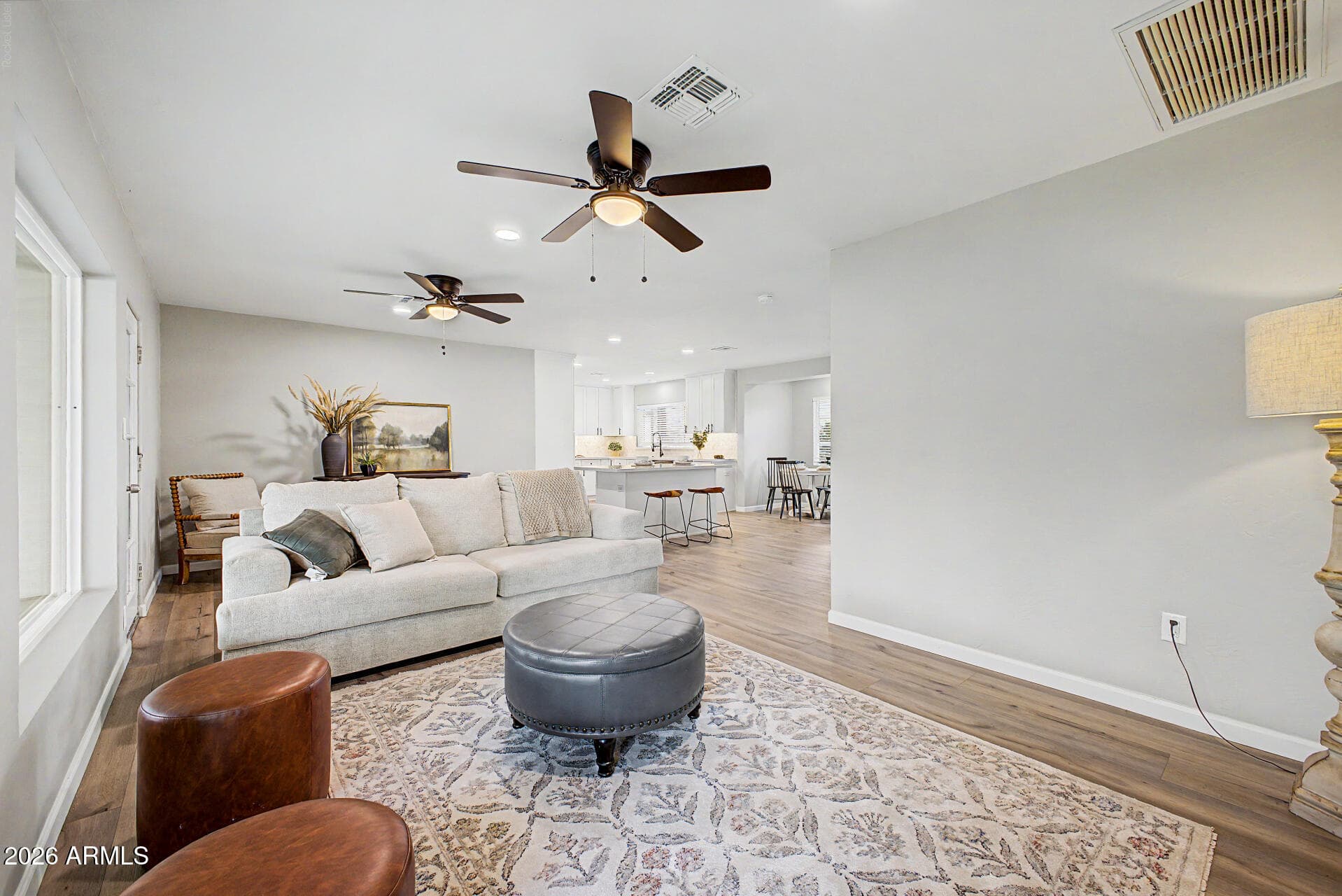 1813 W Earll Drive — photo 8