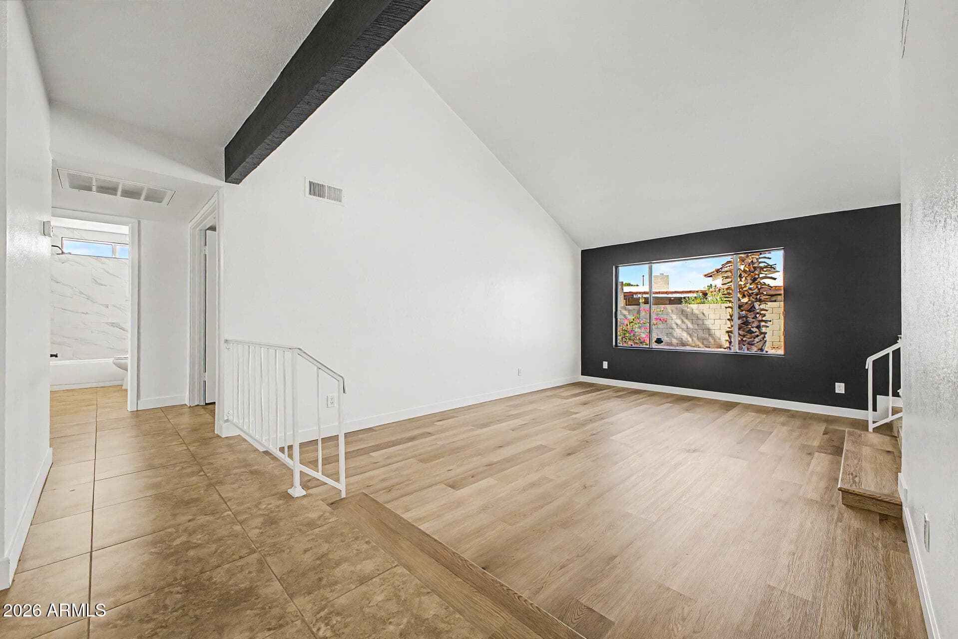 2910 W Sandra Terrace — photo 6
