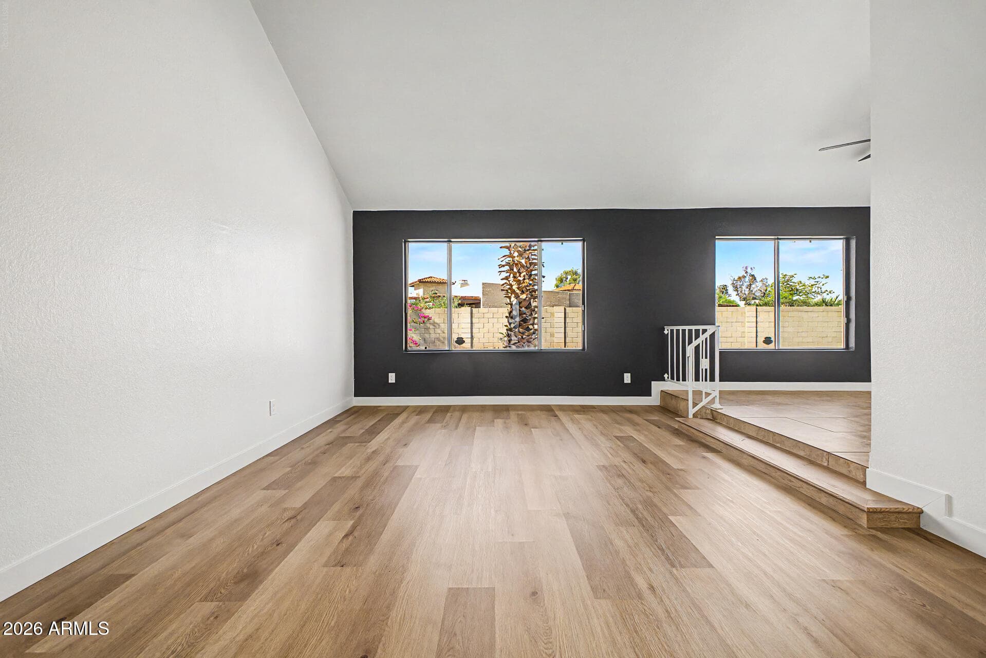 2910 W Sandra Terrace — photo 7