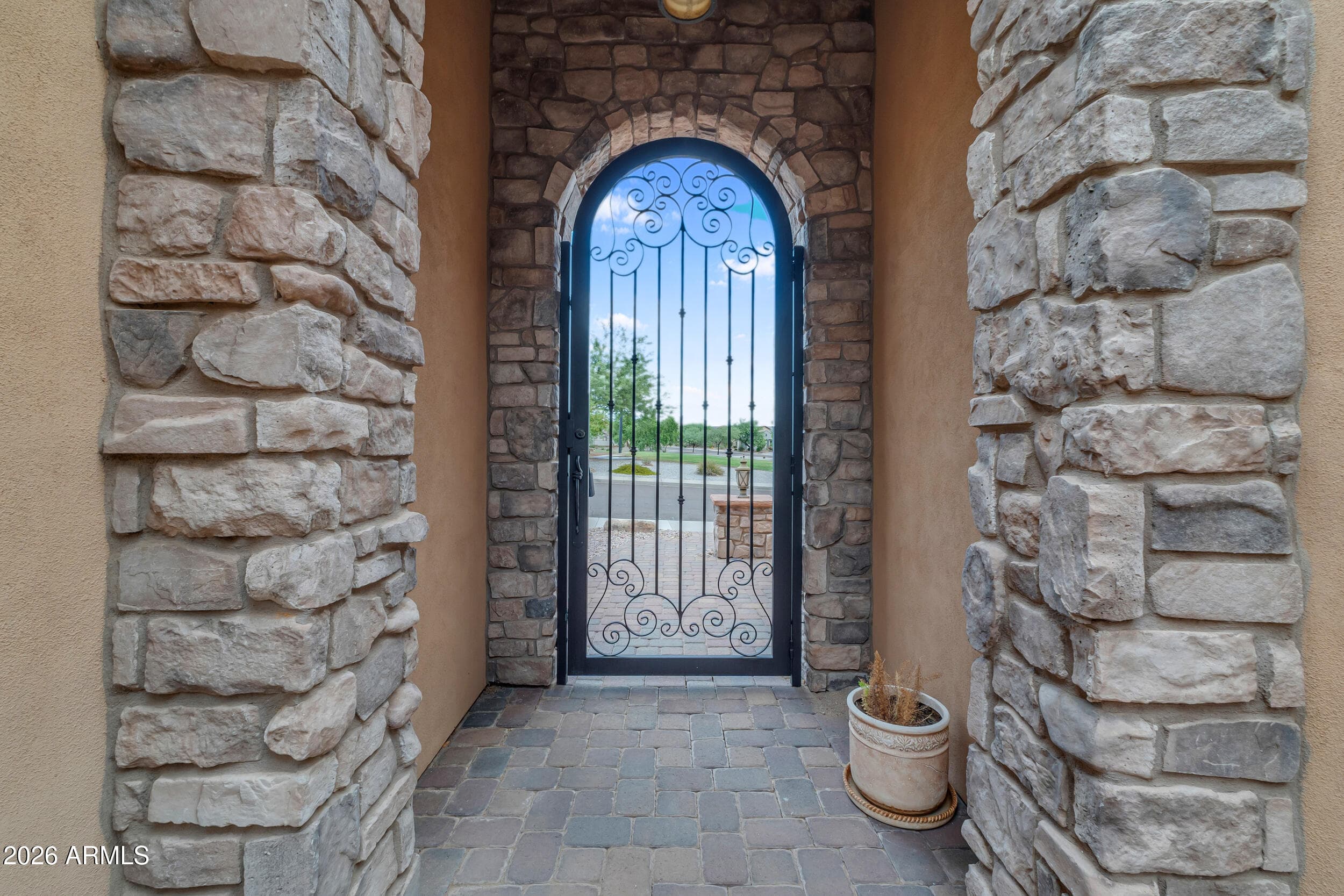 18245 W Thistle Landing Drive — photo 7
