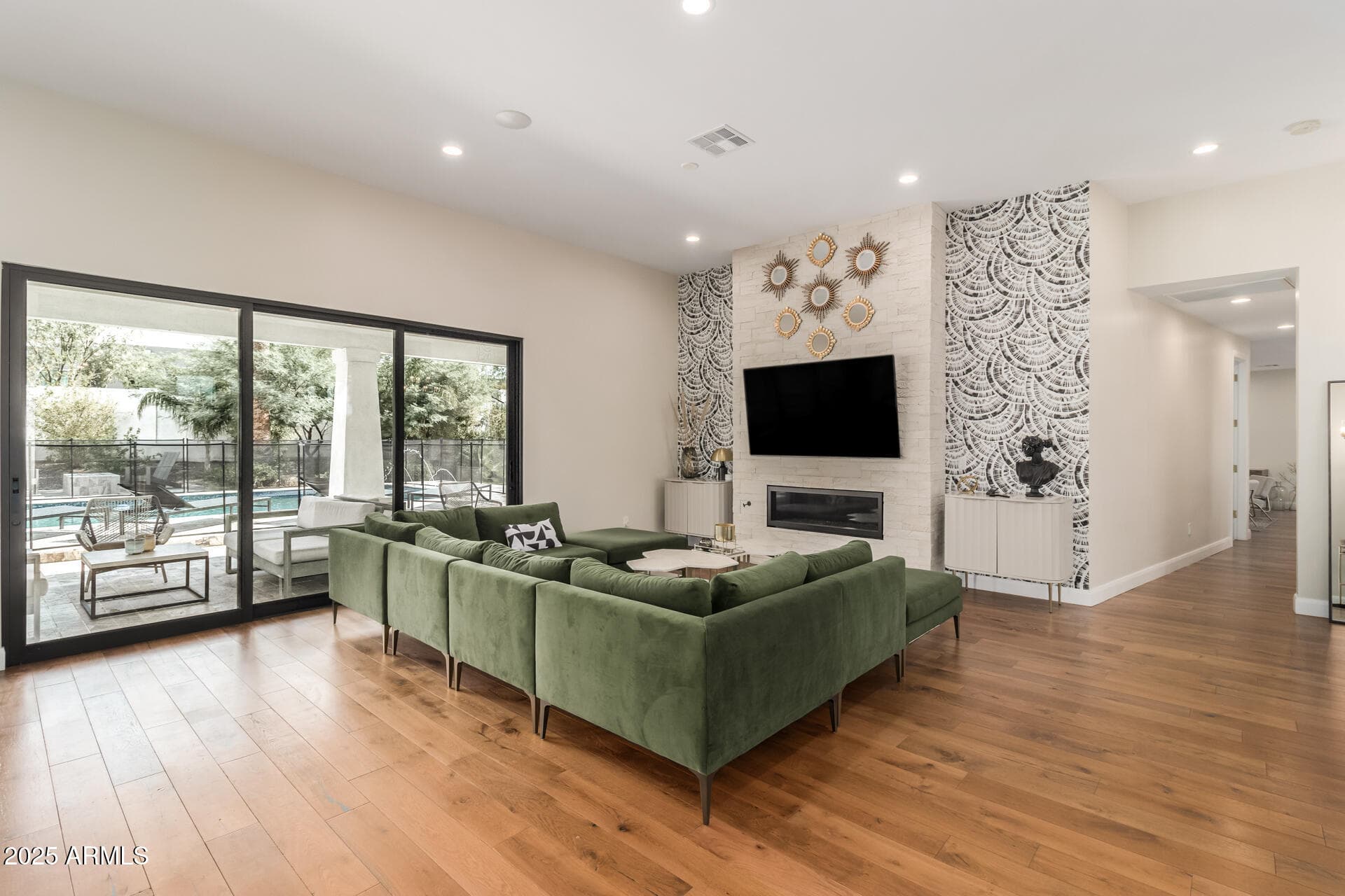 4601 N Royal View Drive — photo 3