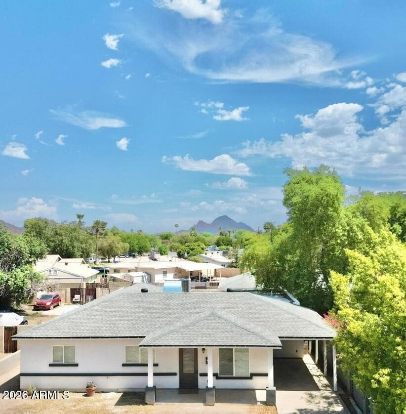 5211 N 8th Place