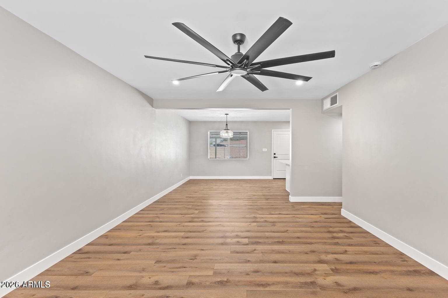 724 W Missouri Avenue — photo 4
