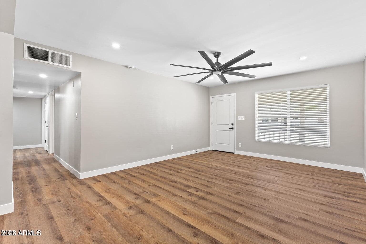 724 W Missouri Avenue — photo 5
