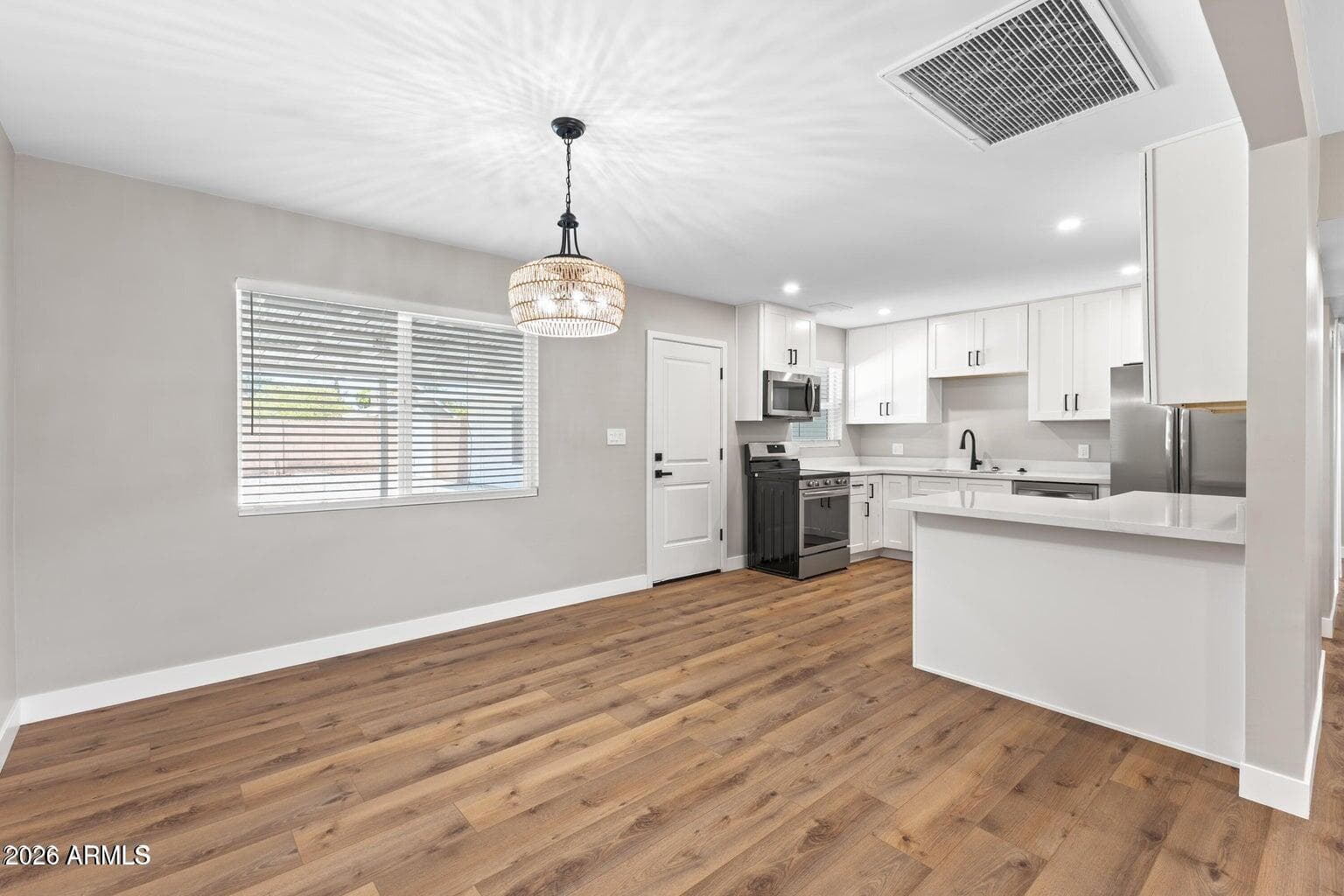 724 W Missouri Avenue — photo 6