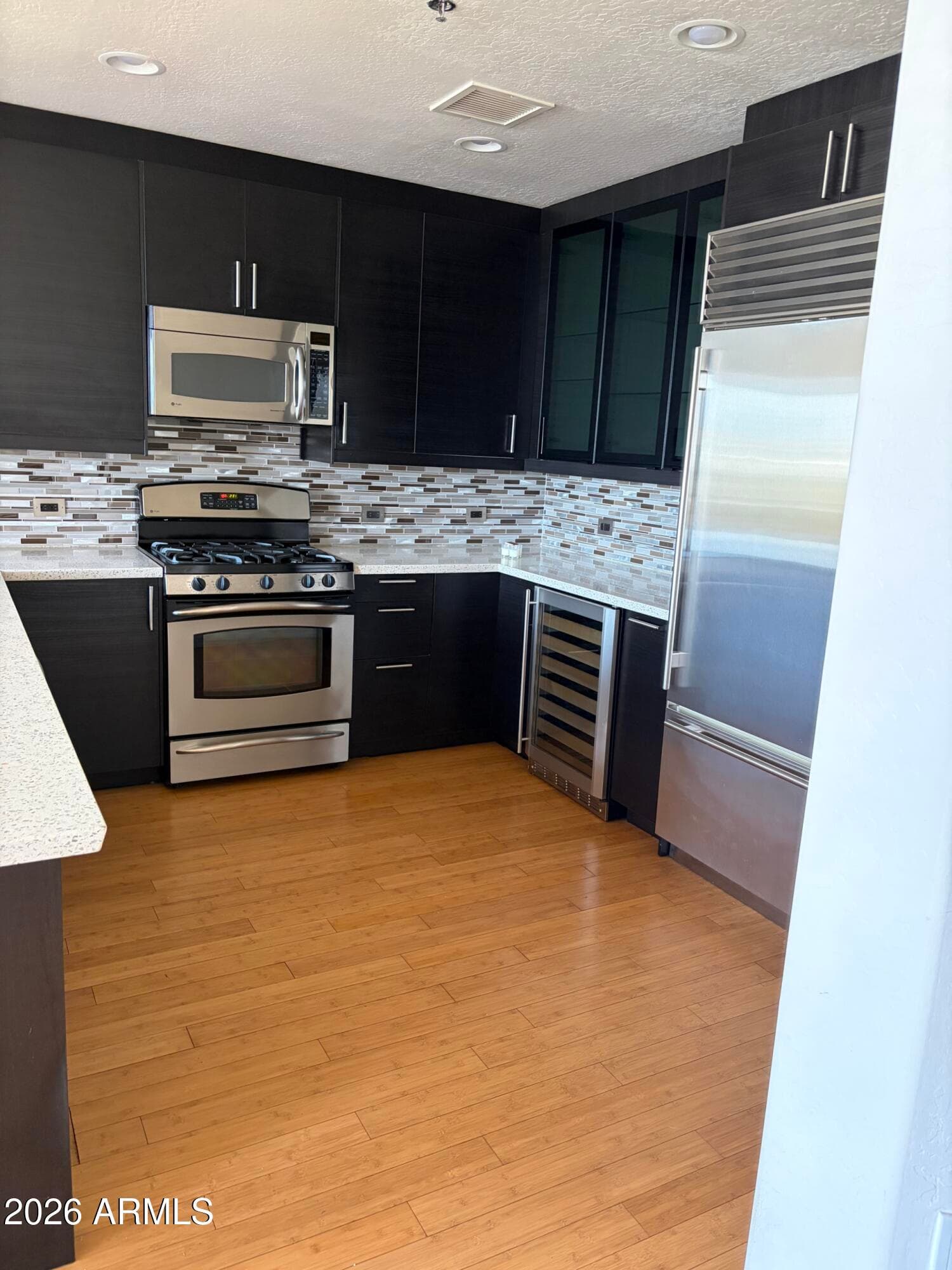 17 W Vernon Avenue 612 — photo 3