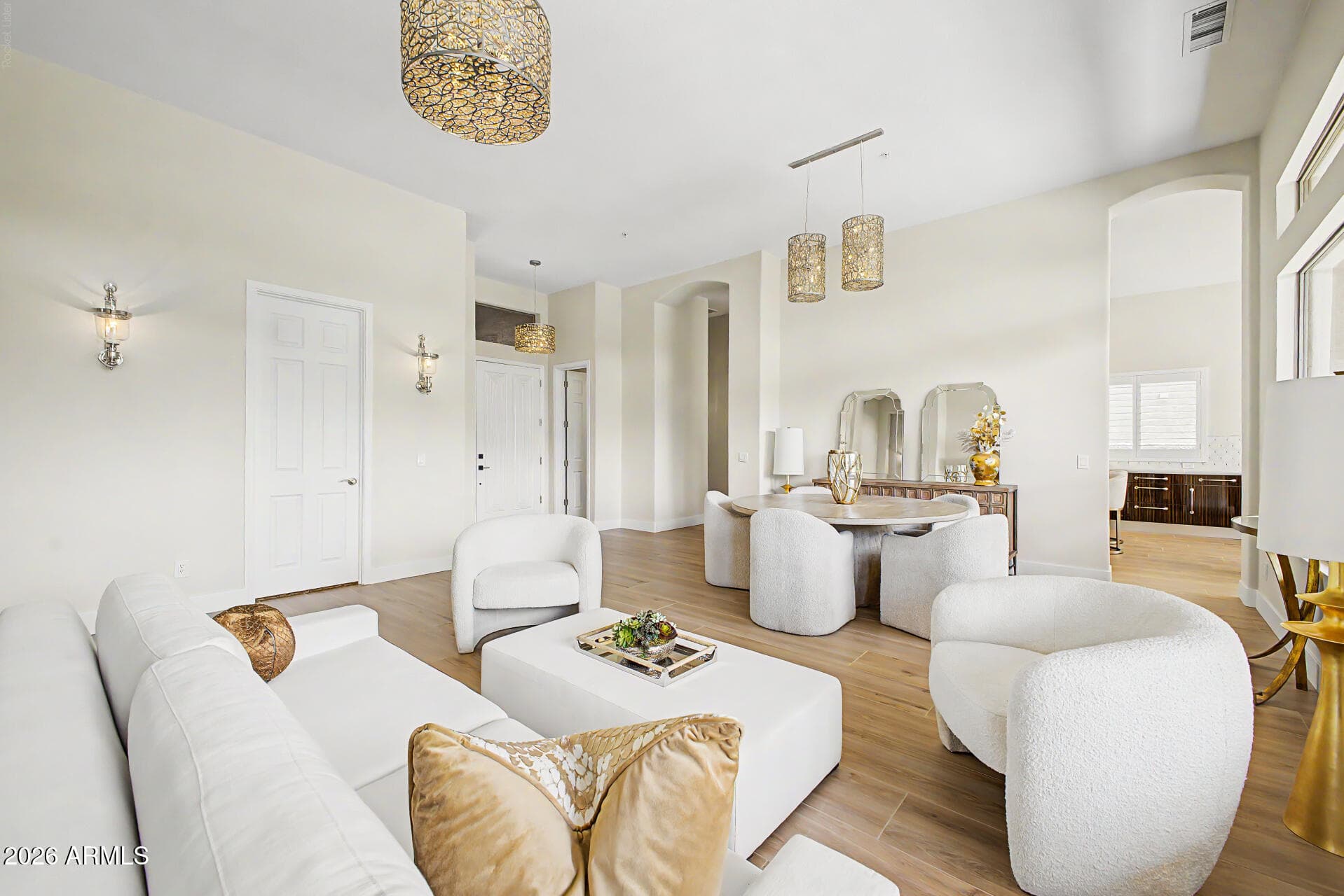6005 E Smokehouse Trail — photo 3