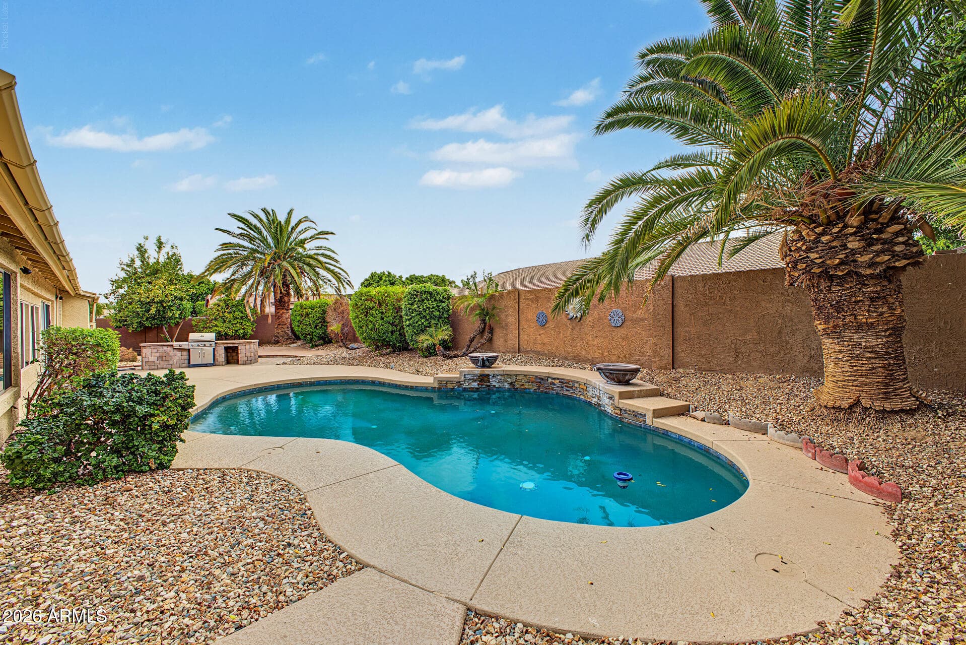 8838 W Potter Drive — photo 4