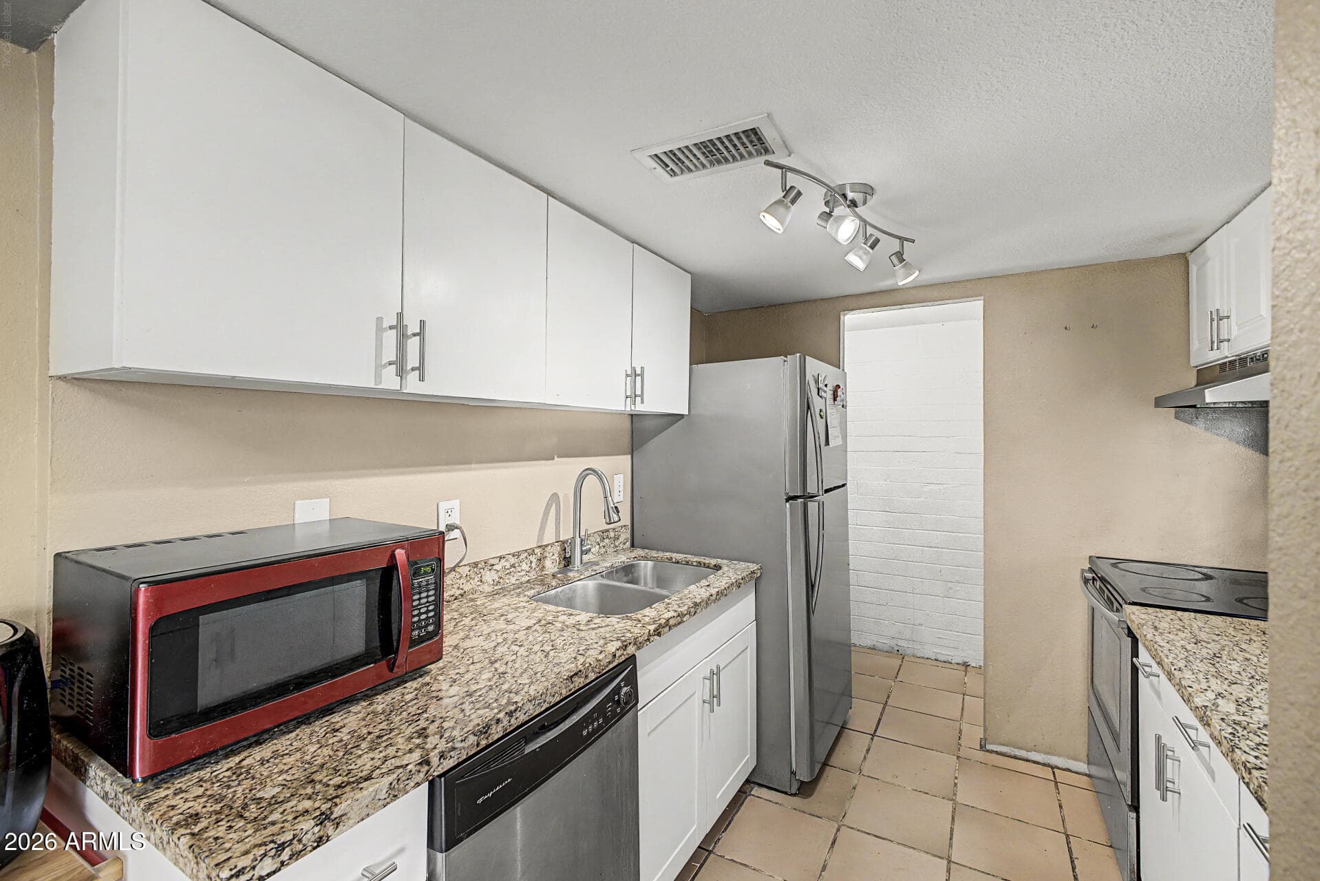 3404 W Echo Lane — photo 8