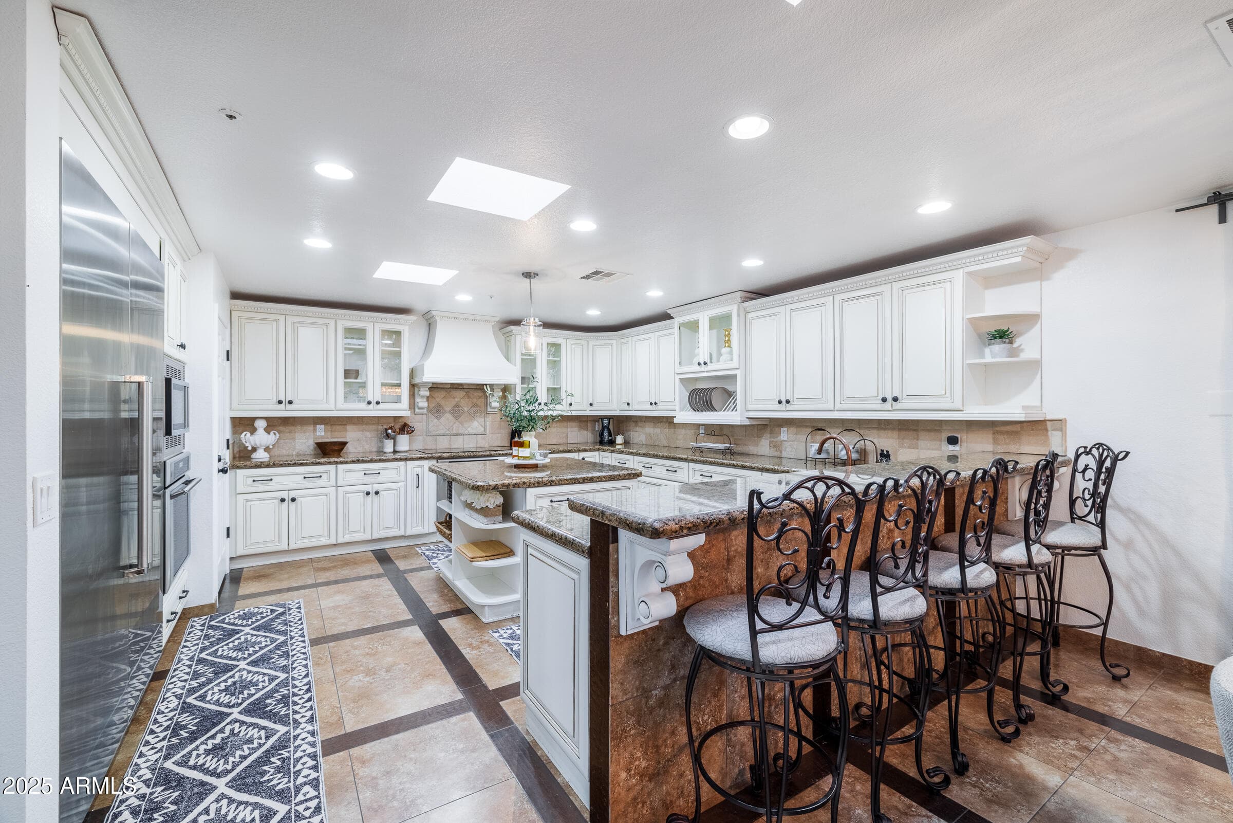 6835 E Peak View Road — photo 8