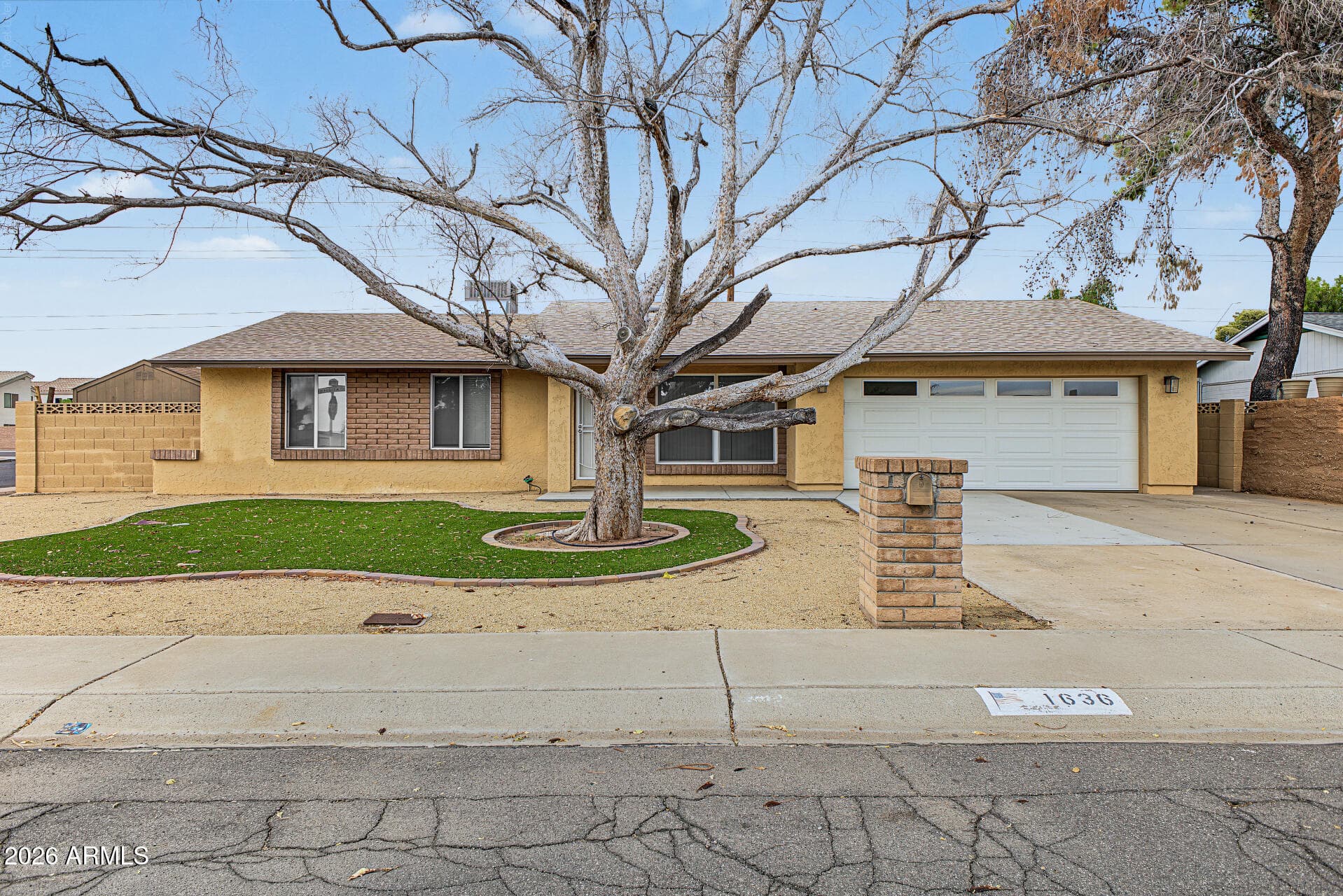 1636 W Villa Theresa Drive — photo 3