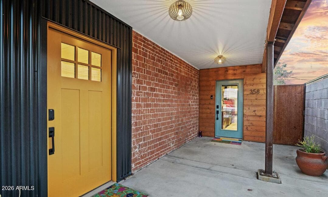 358 E Whitton Avenue — photo 2