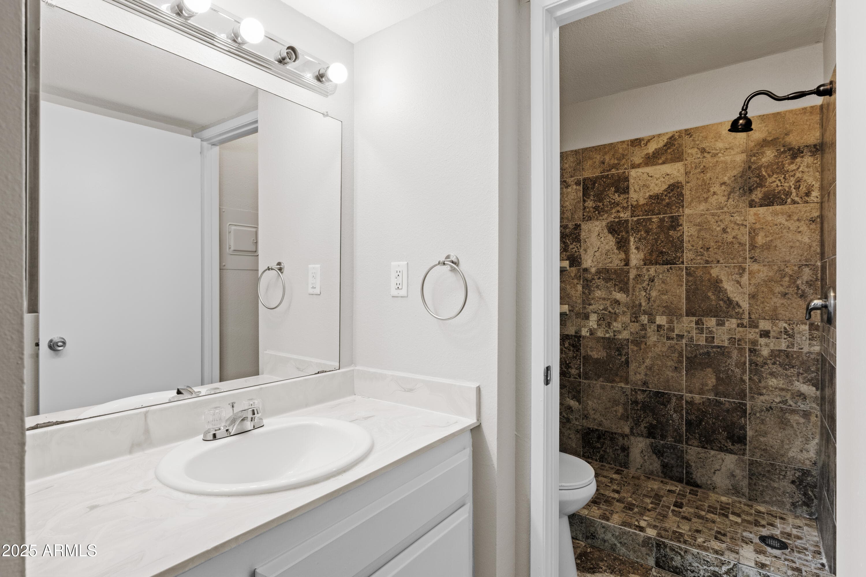 5525 E Thomas Road R11 — photo 8
