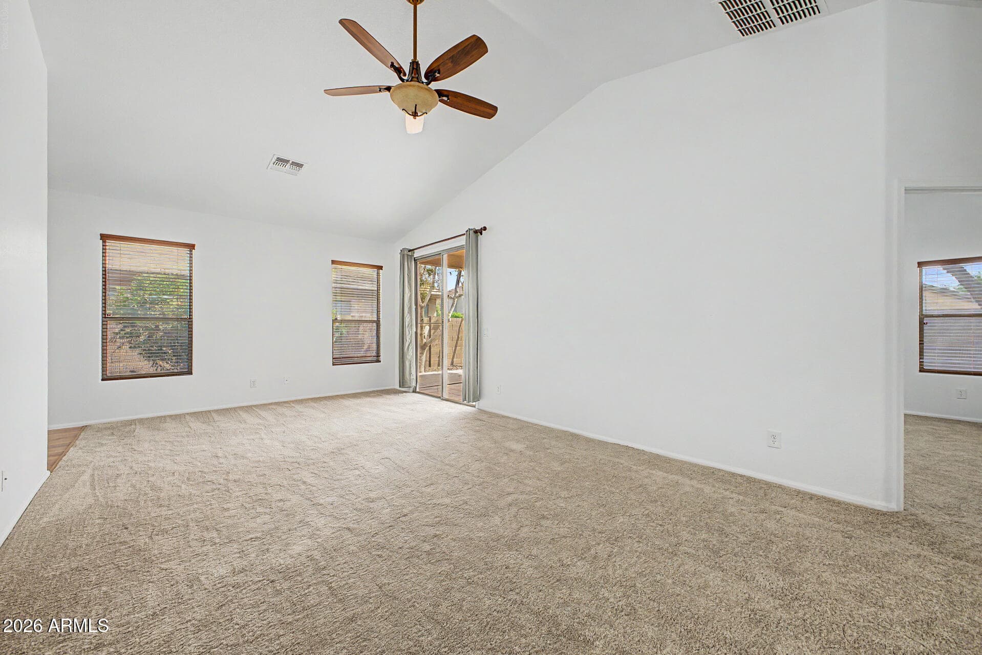 15745 W Latham Street — photo 7