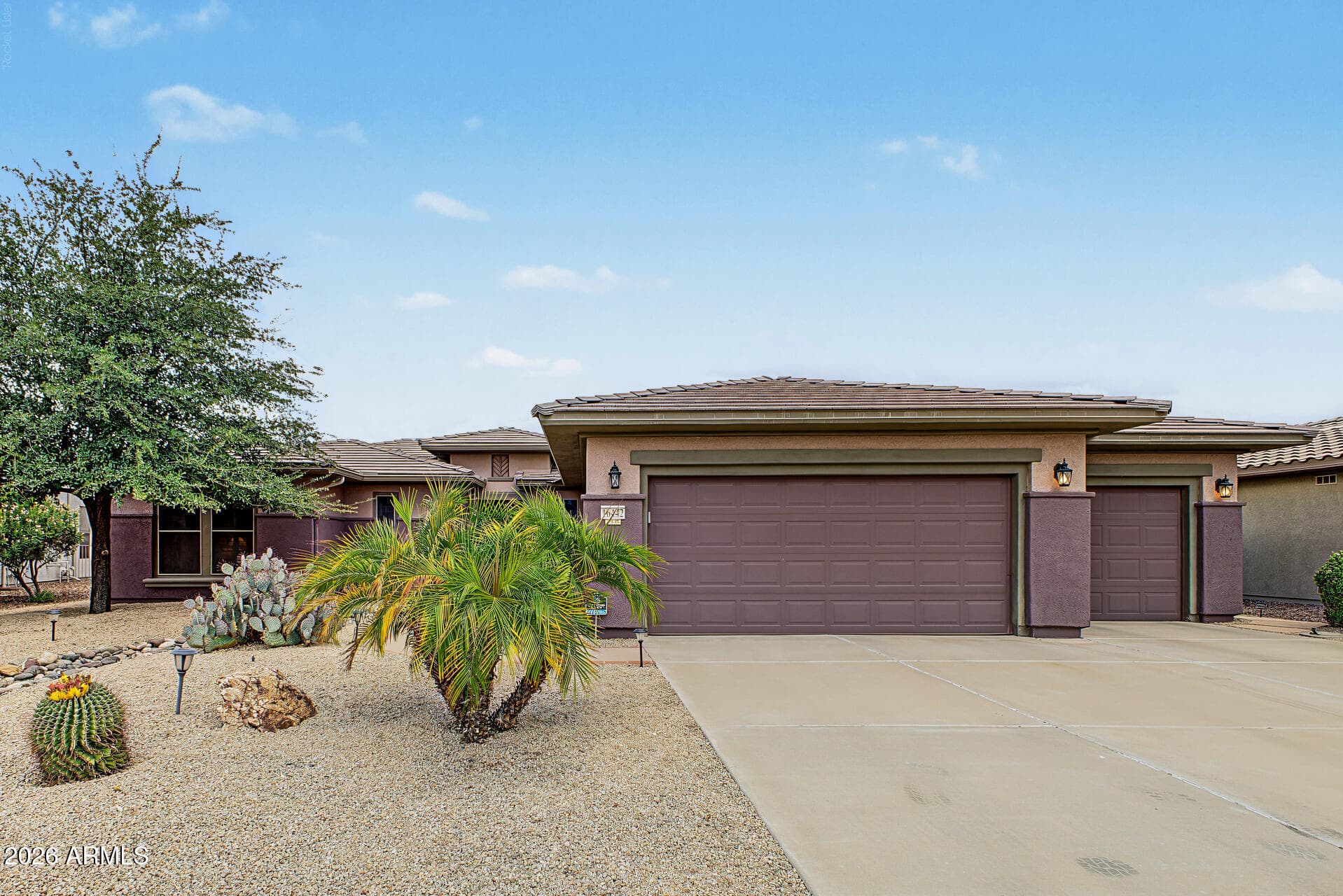 16442 W Desert Lily Drive — photo 2