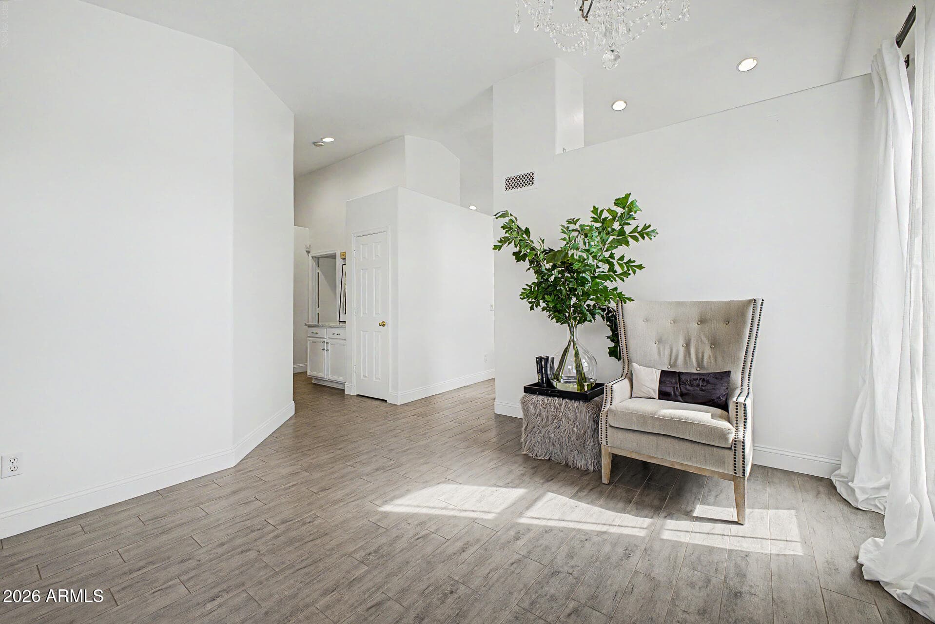 1601 E Barbarita Avenue — photo 7