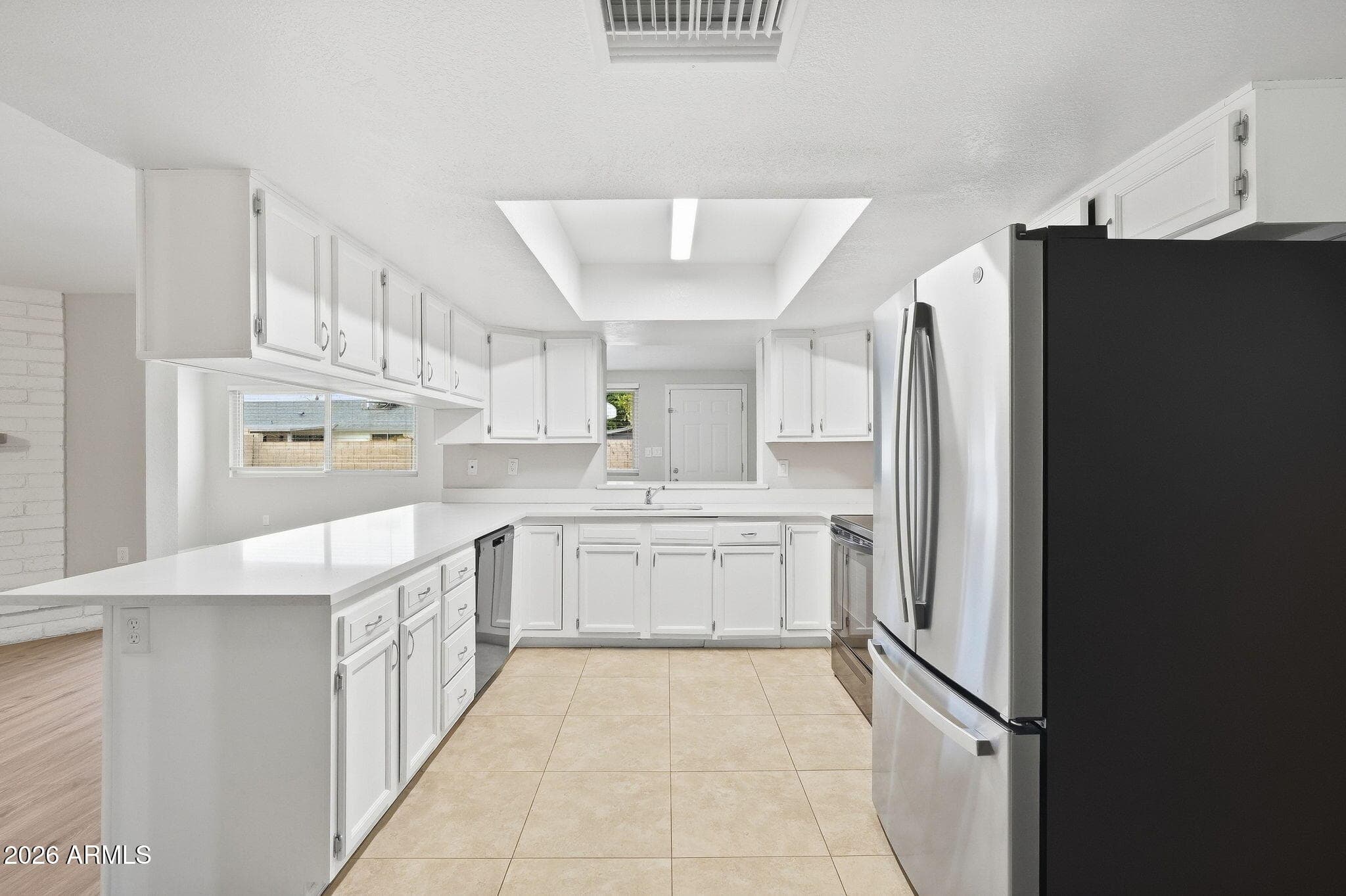 3143 W Julie Drive — photo 3