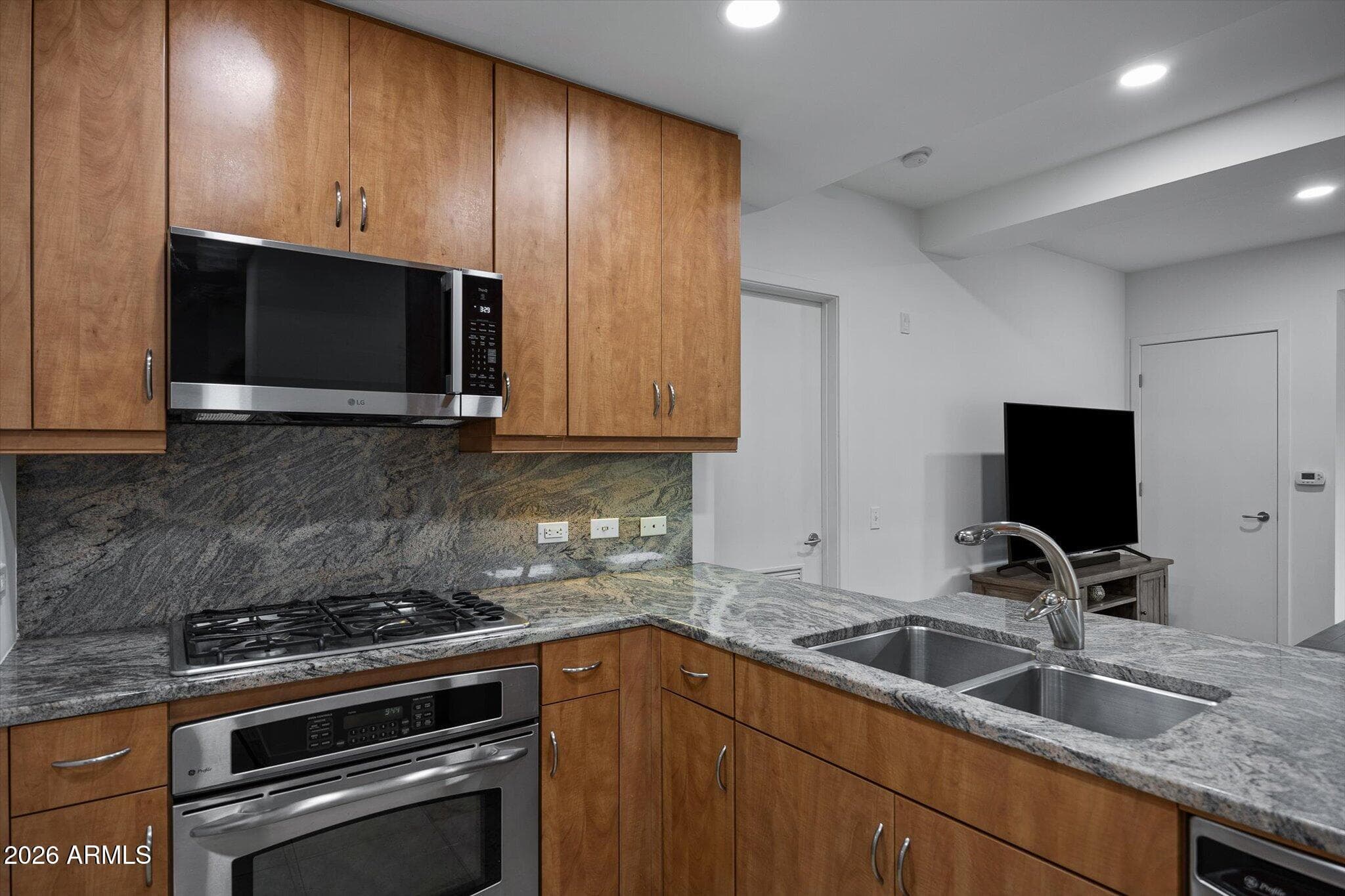 7157 E Rancho Vista Drive 4011 — photo 5