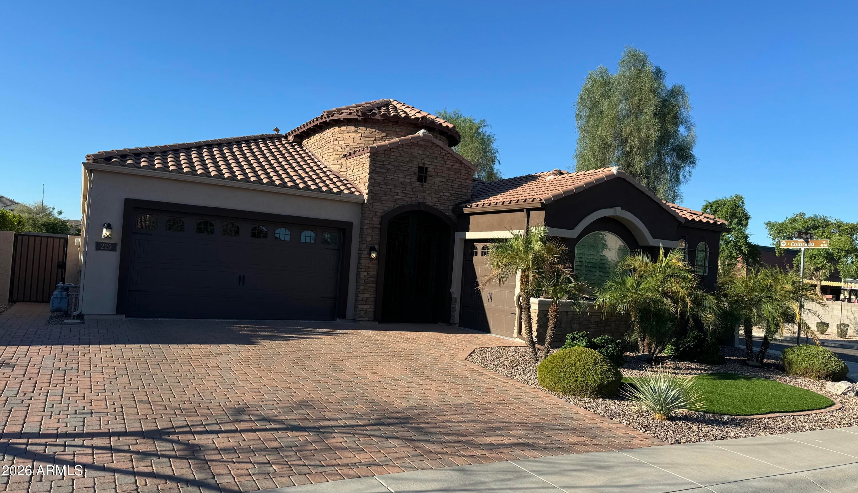 229 E Powell Way