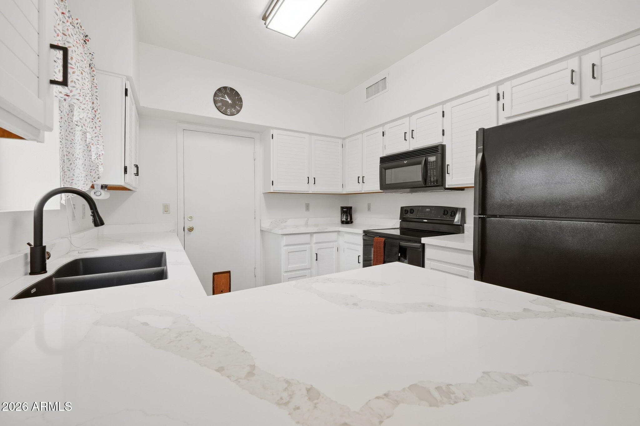 1338 N Dana Street — photo 8