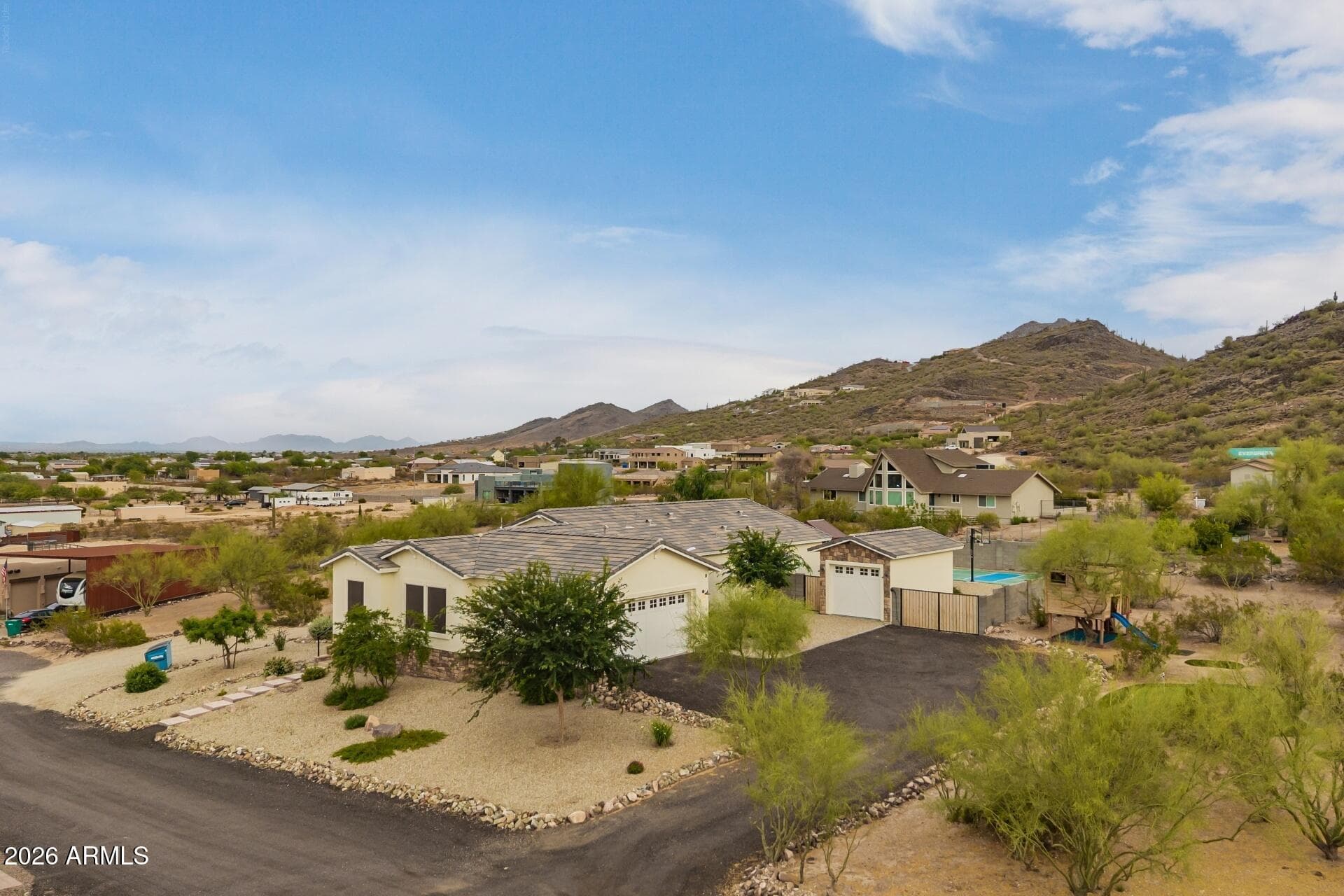 3233 W Horizon Drive