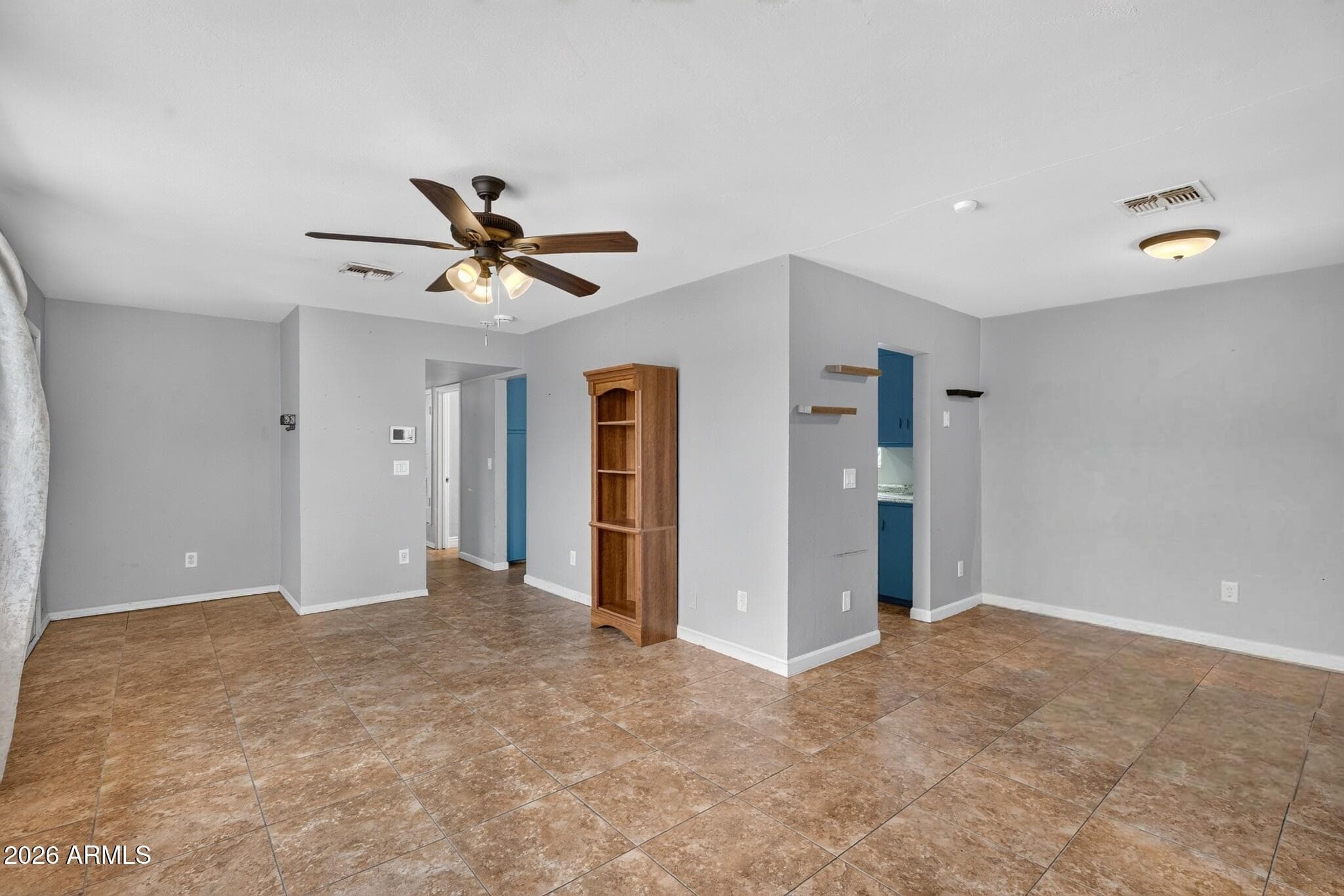 1032 N 27th Drive — photo 2