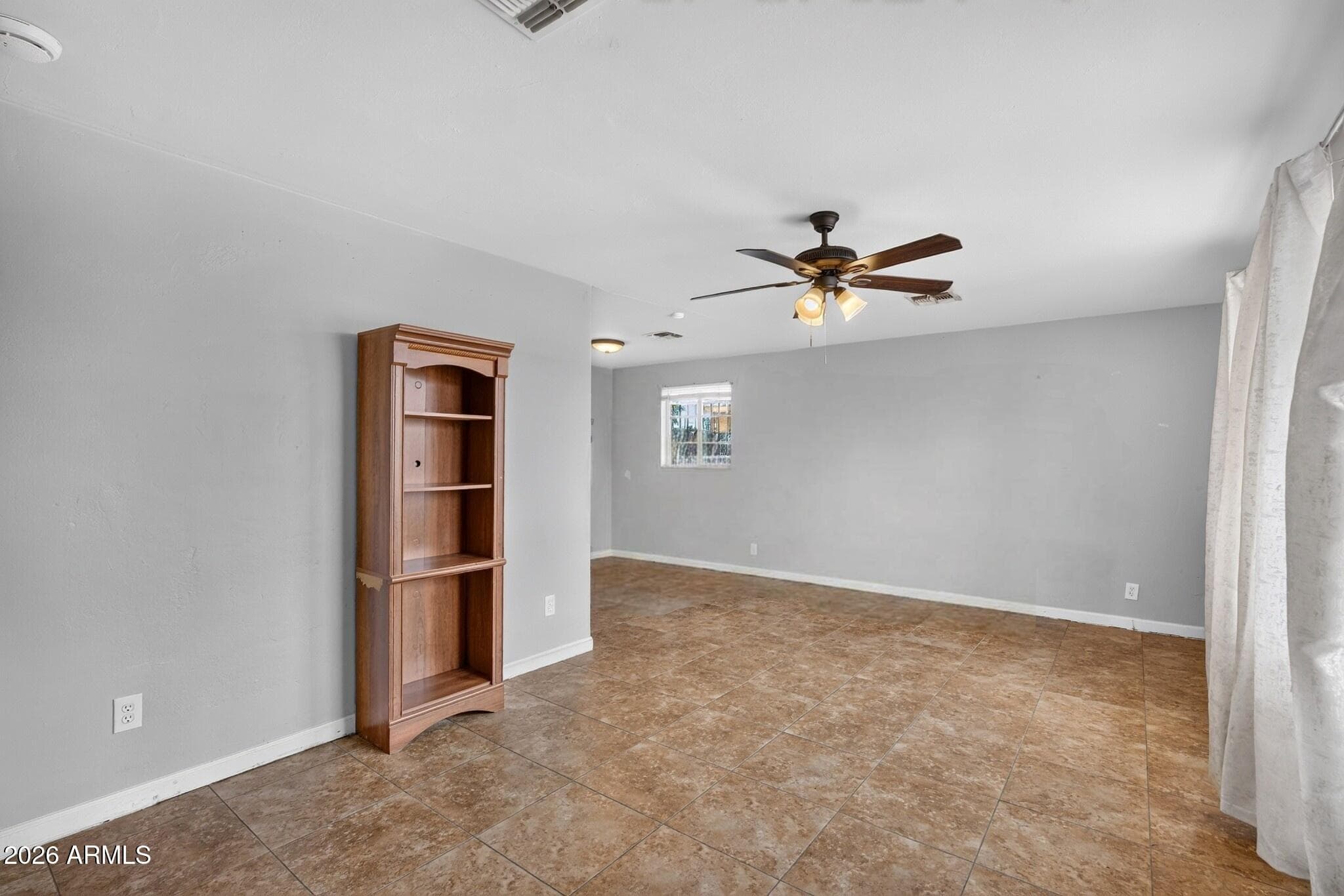 1032 N 27th Drive — photo 3