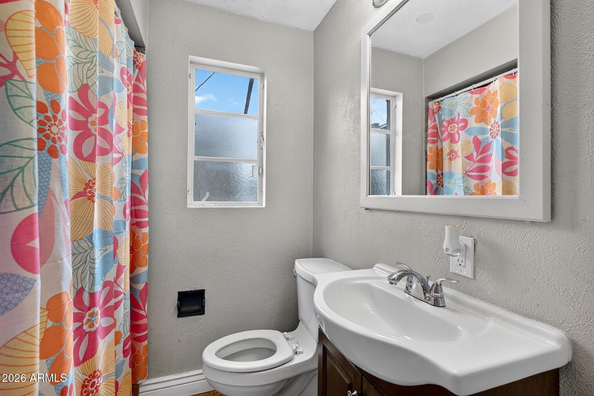 1032 N 27th Drive — photo 6