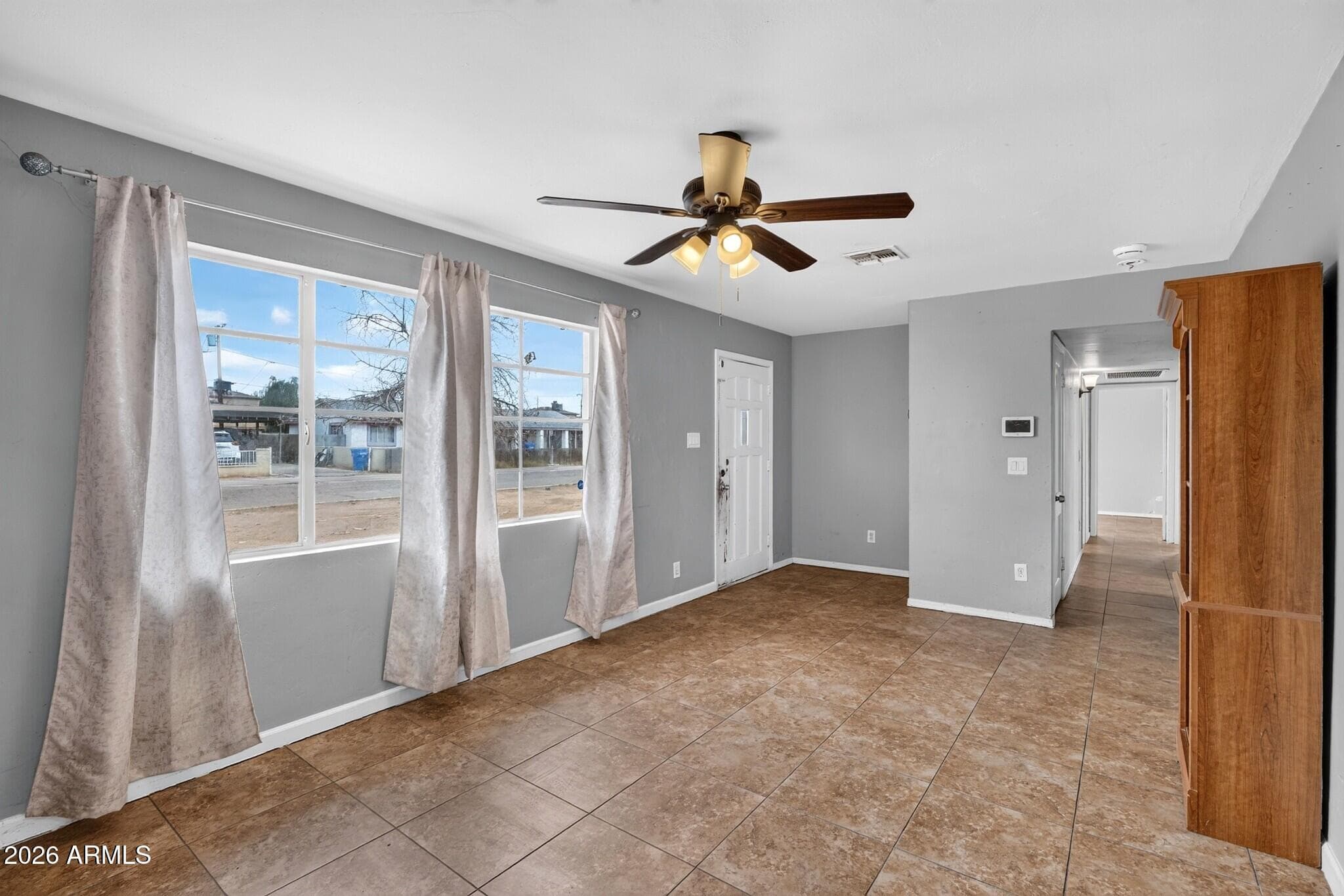 1032 N 27th Drive — photo 4