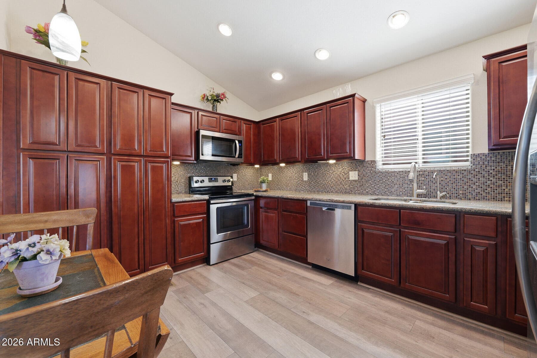 906 Aero Road — photo 2
