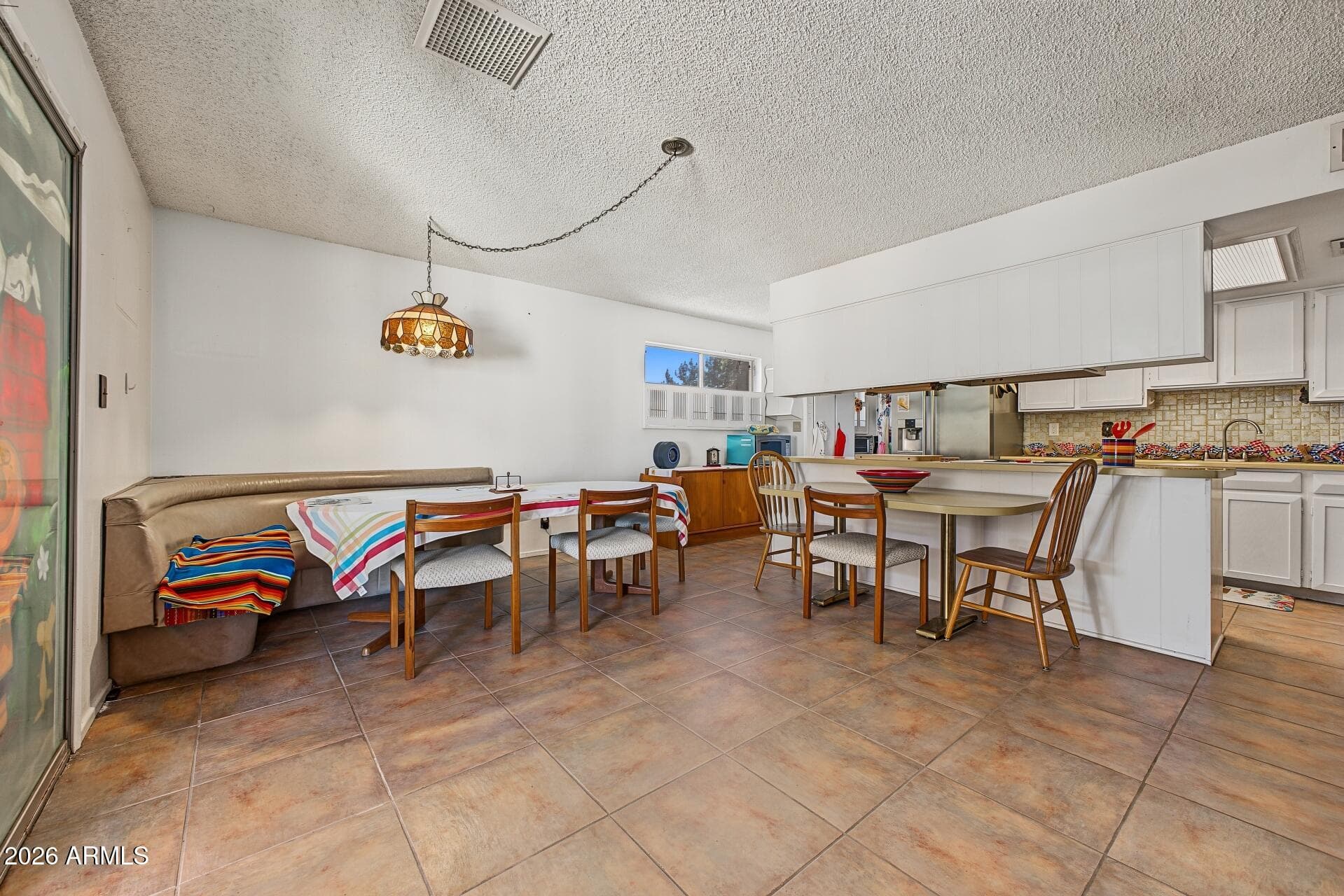 1200 W Laredo Street — photo 7