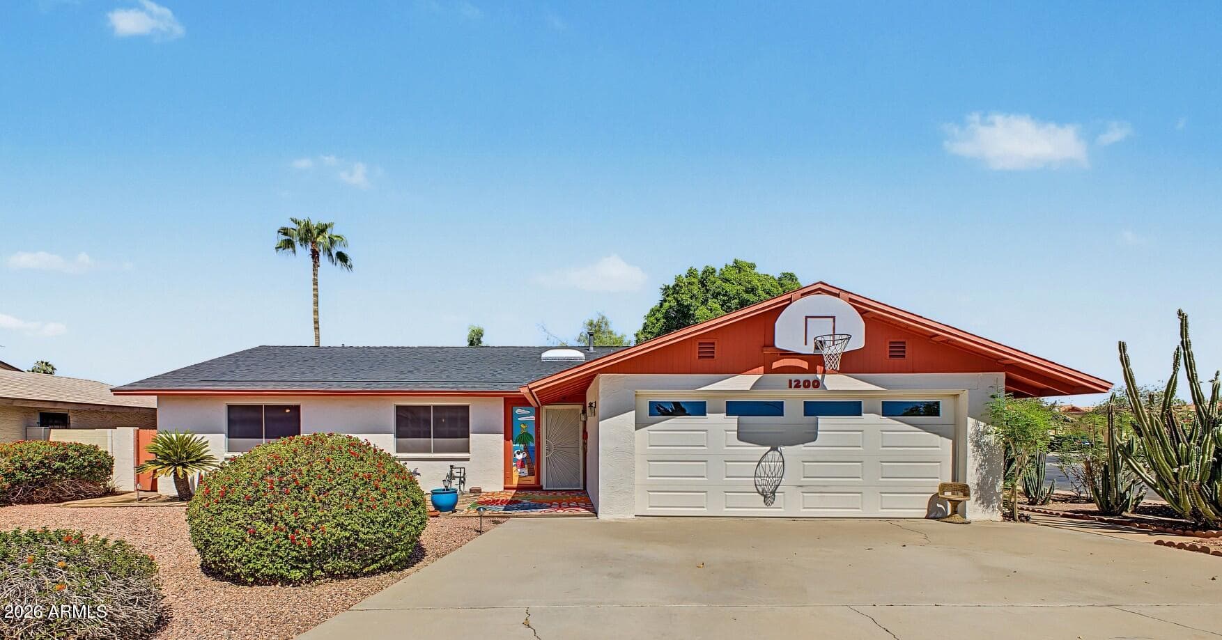 1200 W Laredo Street