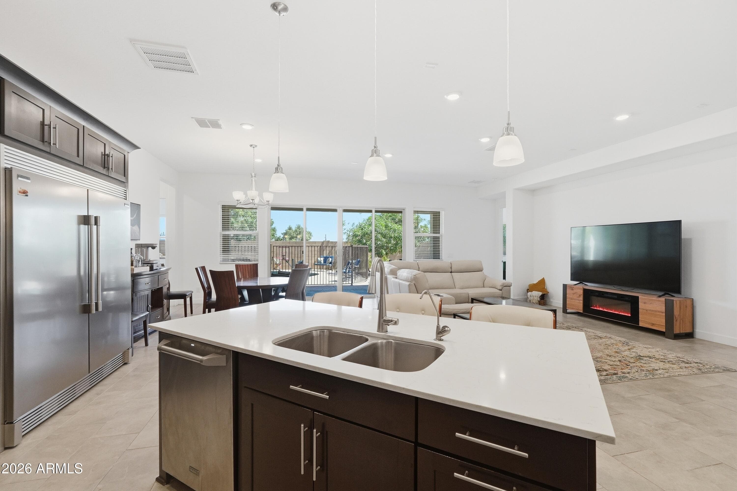 2522 E Pleasant Lane — photo 8