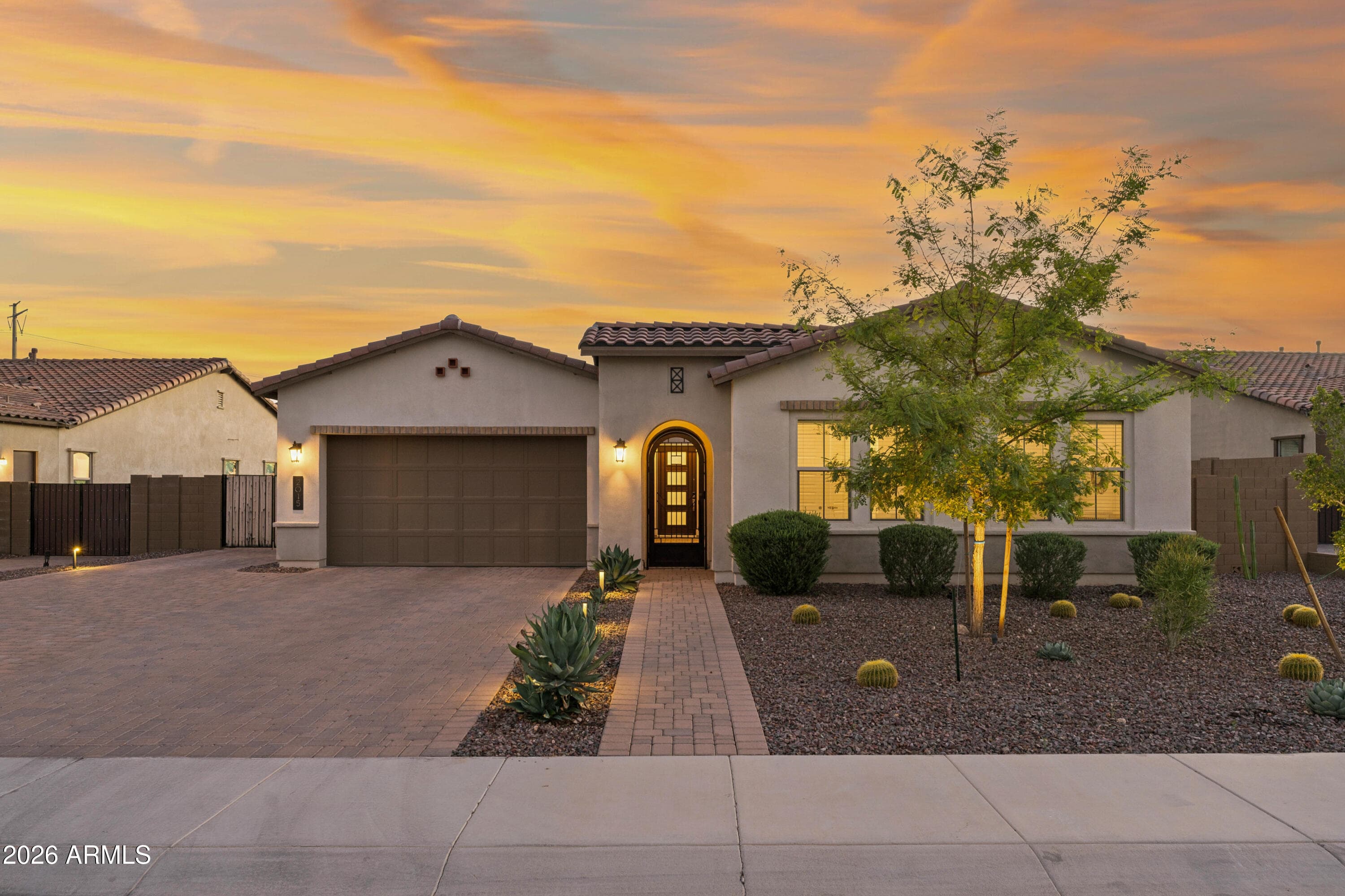 2015 E Villa Linda Drive — photo 2
