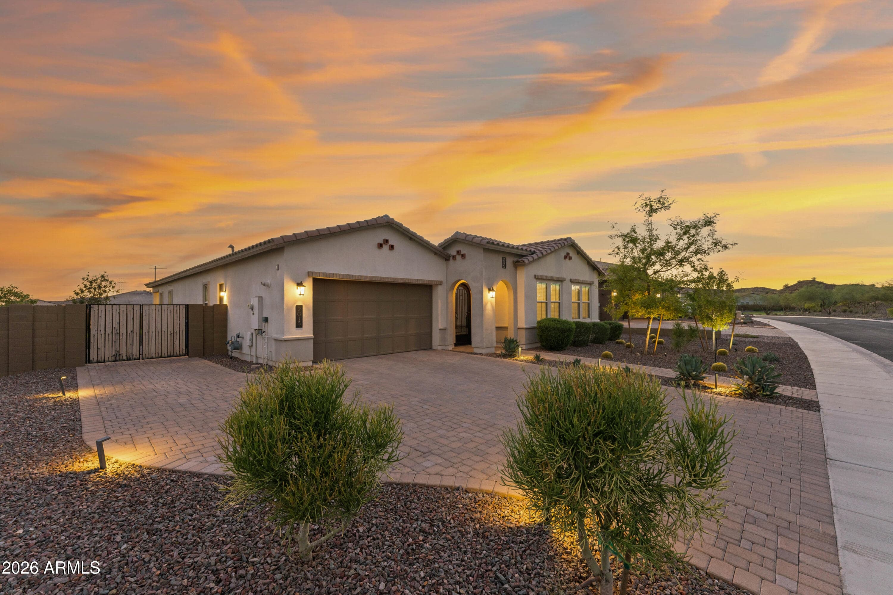 2015 E Villa Linda Drive — photo 4