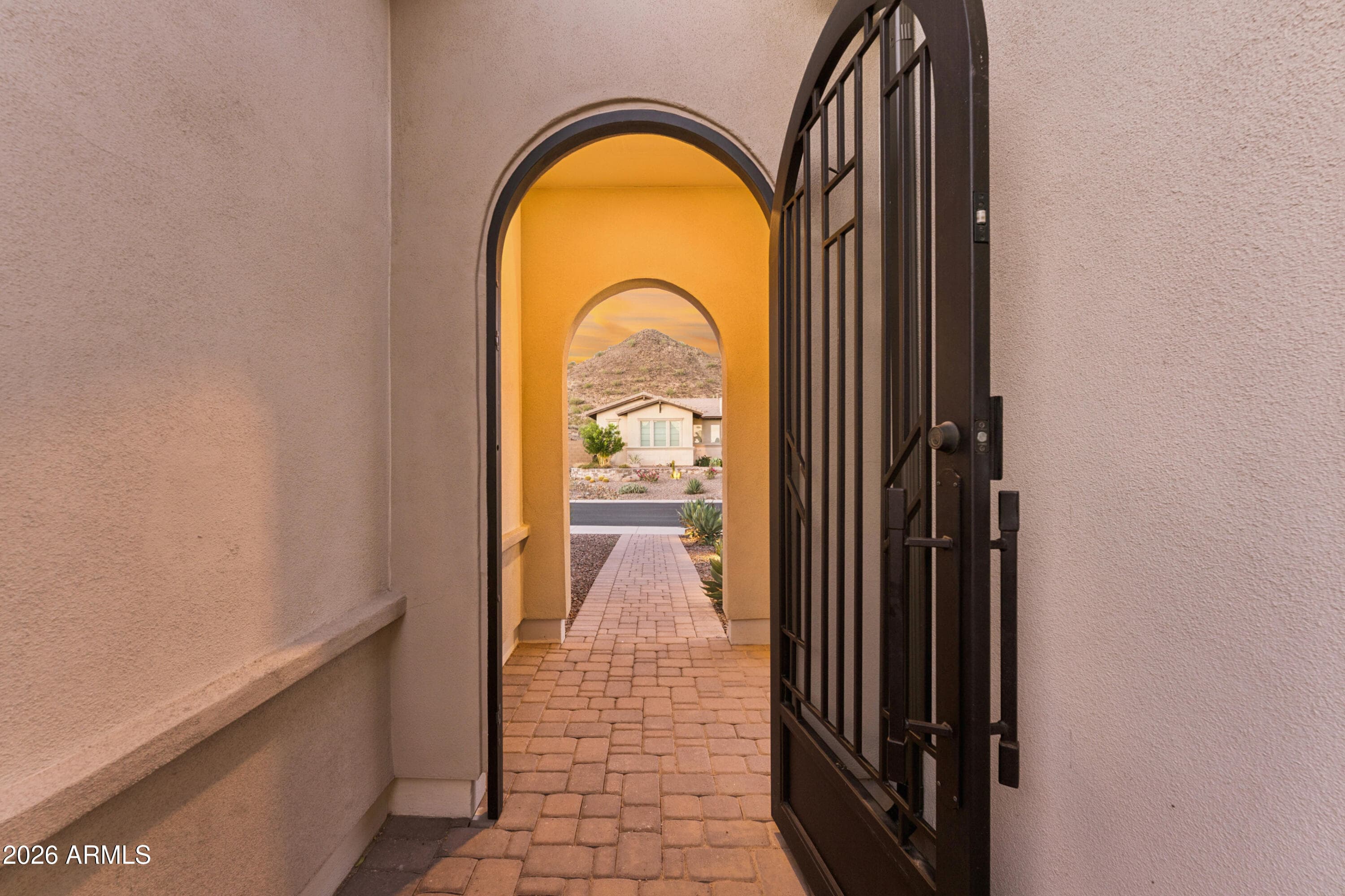 2015 E Villa Linda Drive — photo 6