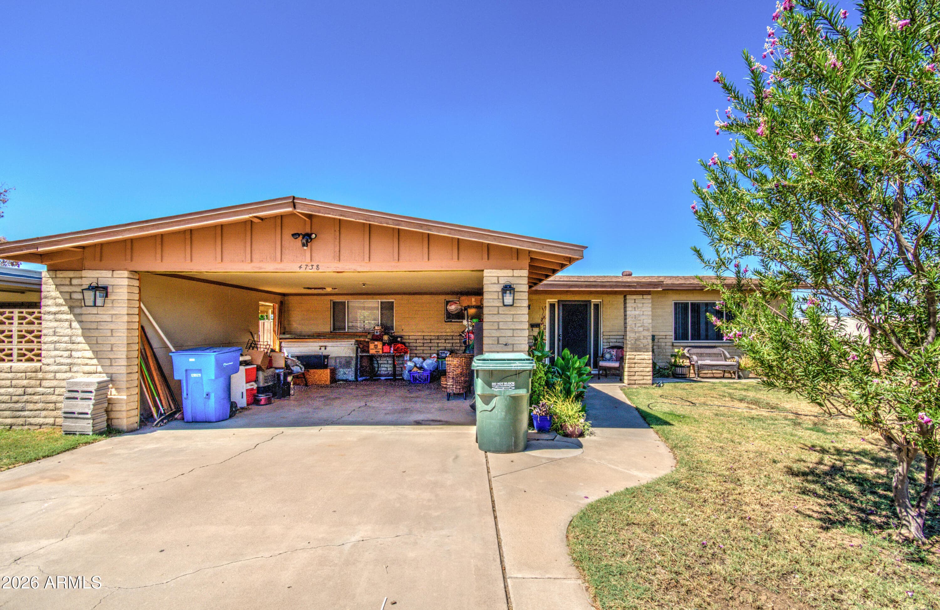 4738 N 40th Drive — photo 3