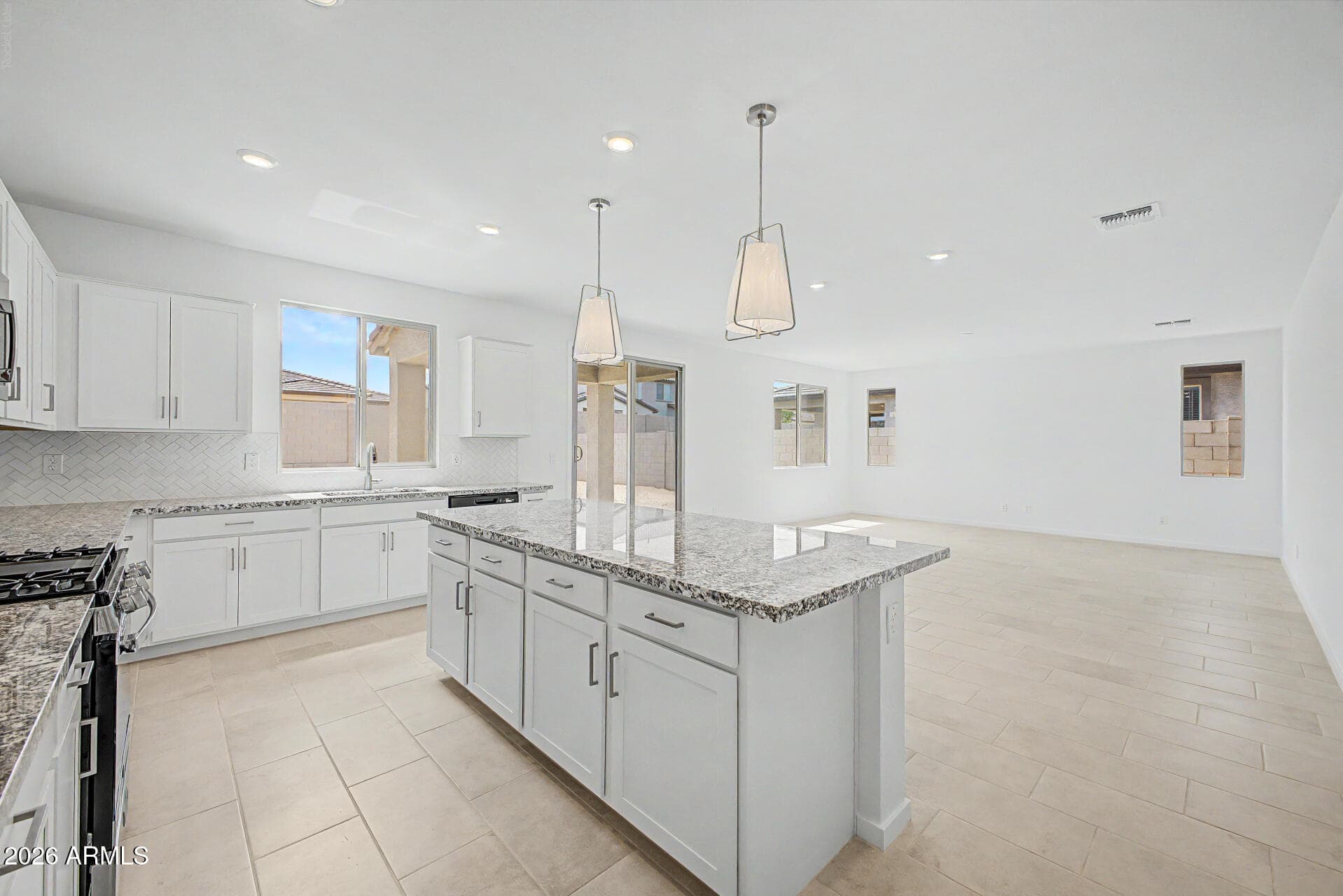 22321 W Irma Lane — photo 3