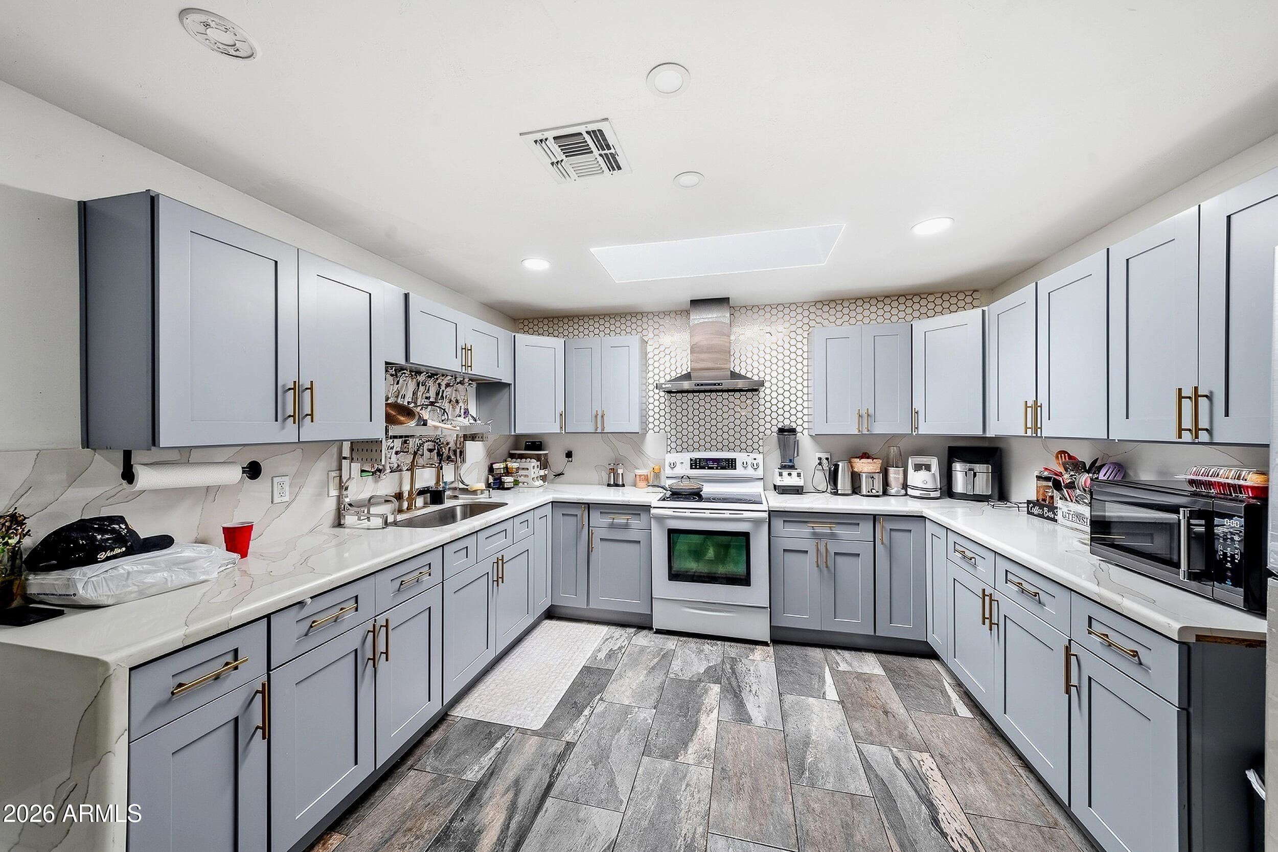 8117 W Elm Street — photo 4