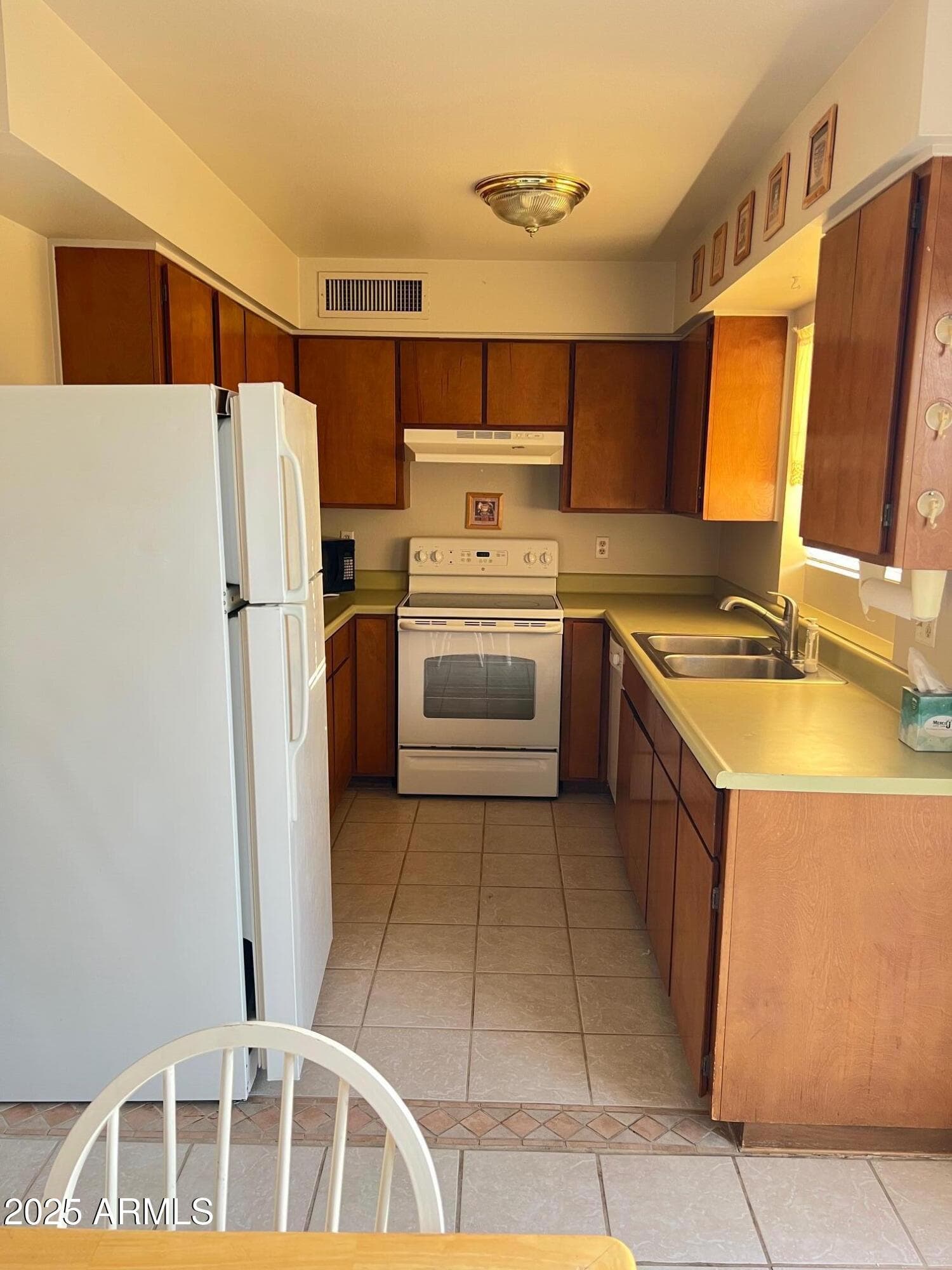 5518 E Lindstrom Lane B6 — photo 4